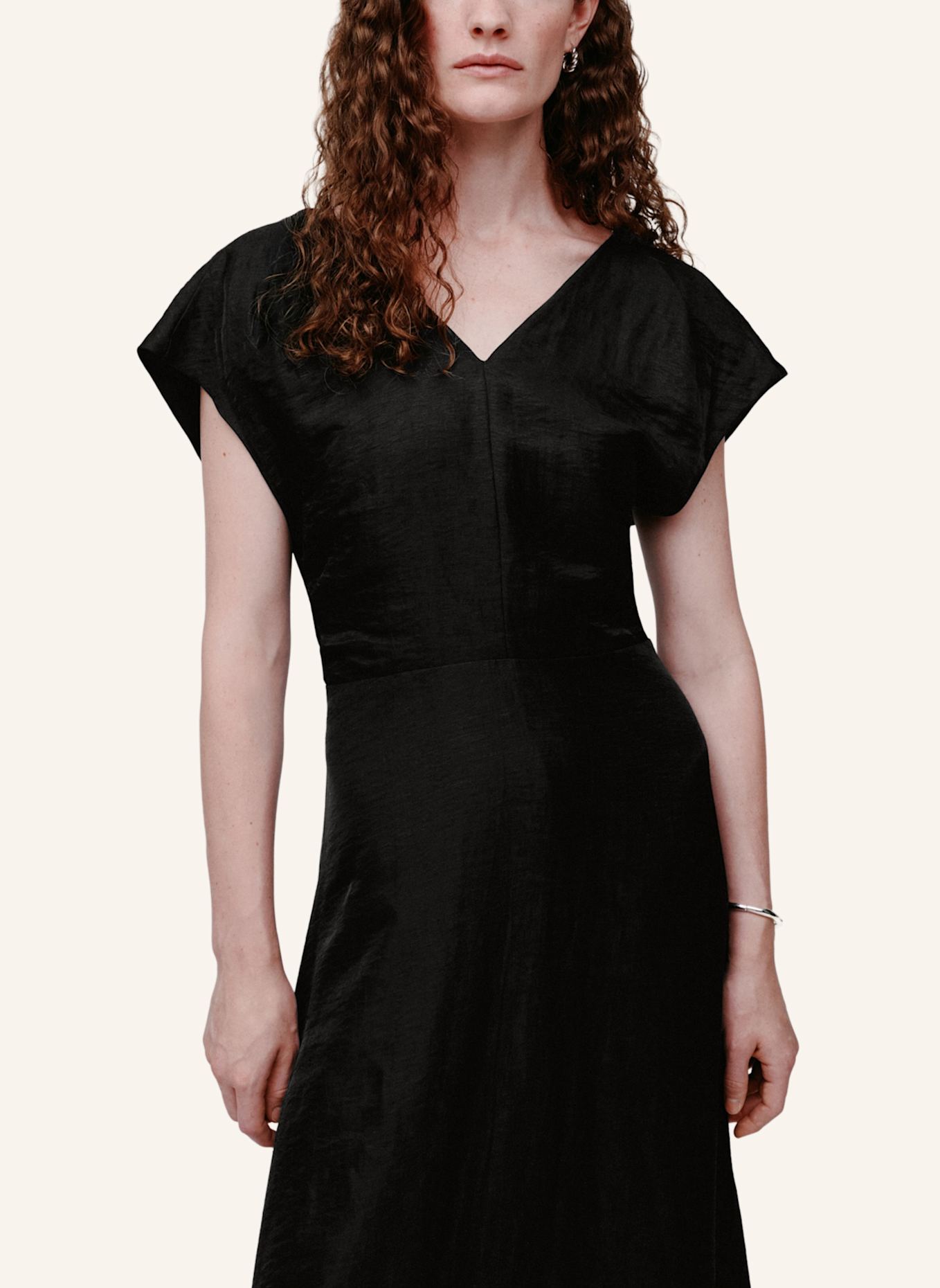 IVY OAK Maxikleid IOODELINE: SCHWARZ