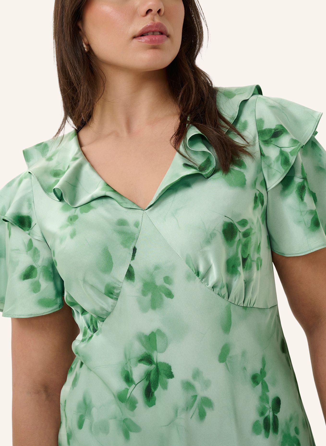 KAFFE curve Maxikleid KCJAMIE mit Volants: GRÜN