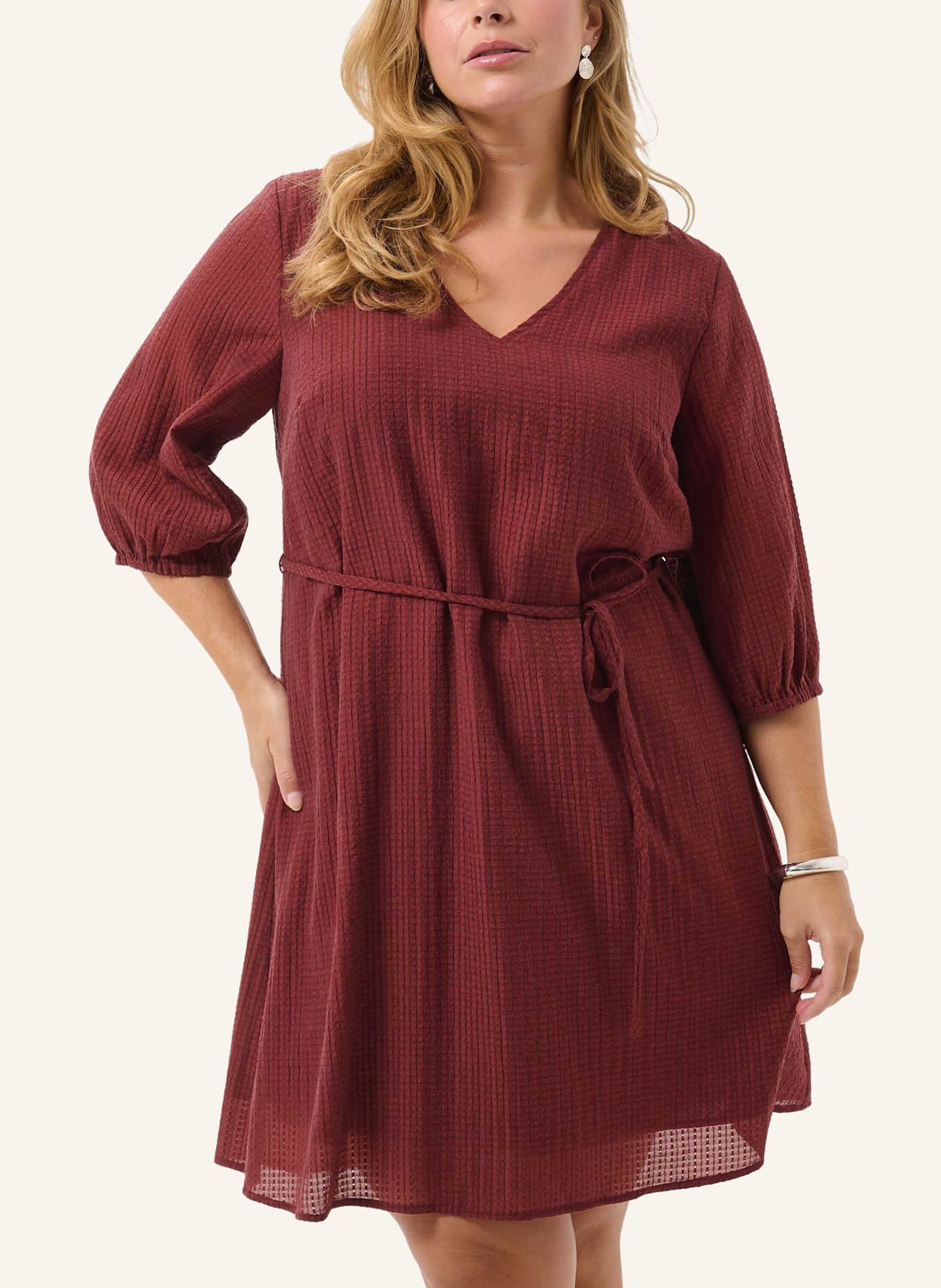 KAFFE curve Midikleid KCRIE mit 3/4-Arm: DUNKELROT
