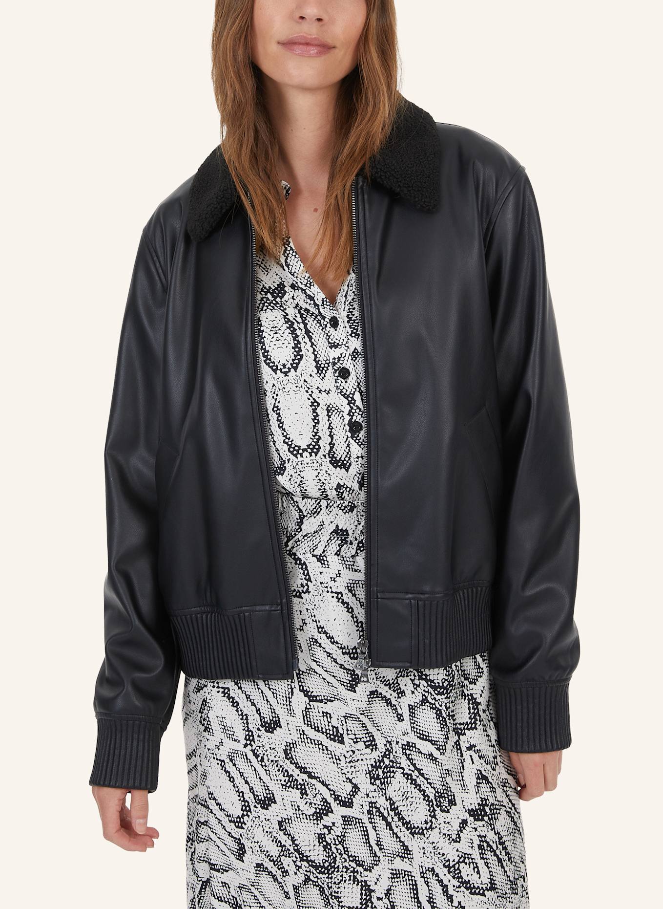 MARC AUREL Blouson: SCHWARZ