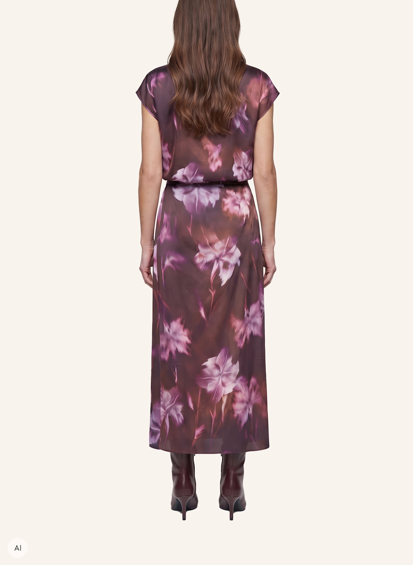 MARC AUREL Top: LILA