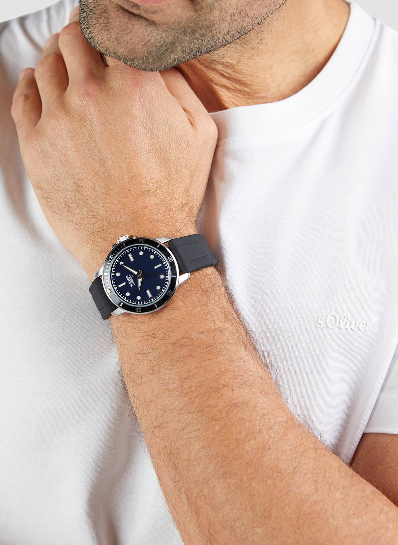 s.Oliver Armbanduhr  aus  Silikon: SCHWARZ