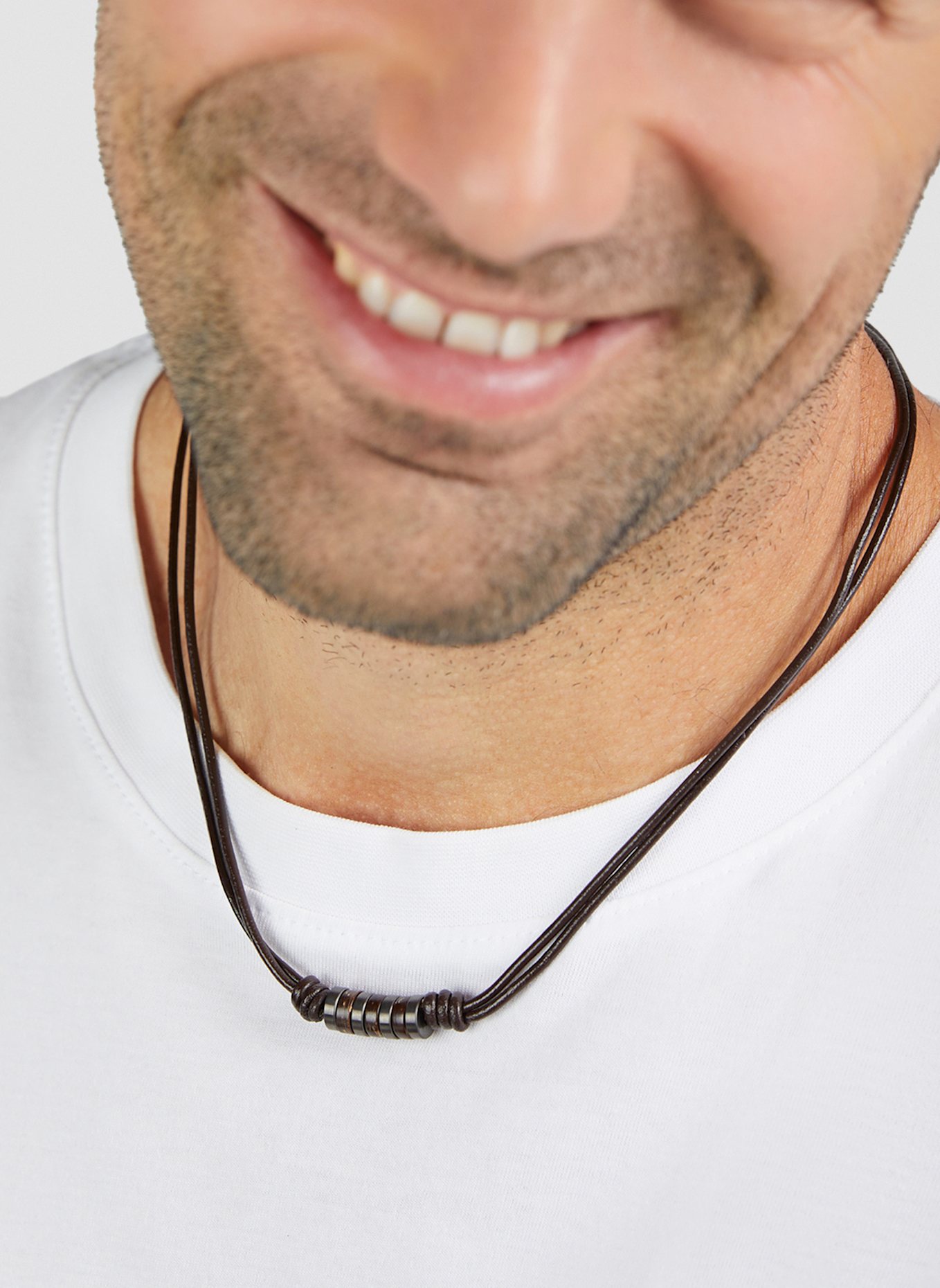 s.Oliver Halskette  aus  Echtleder: BRAUN