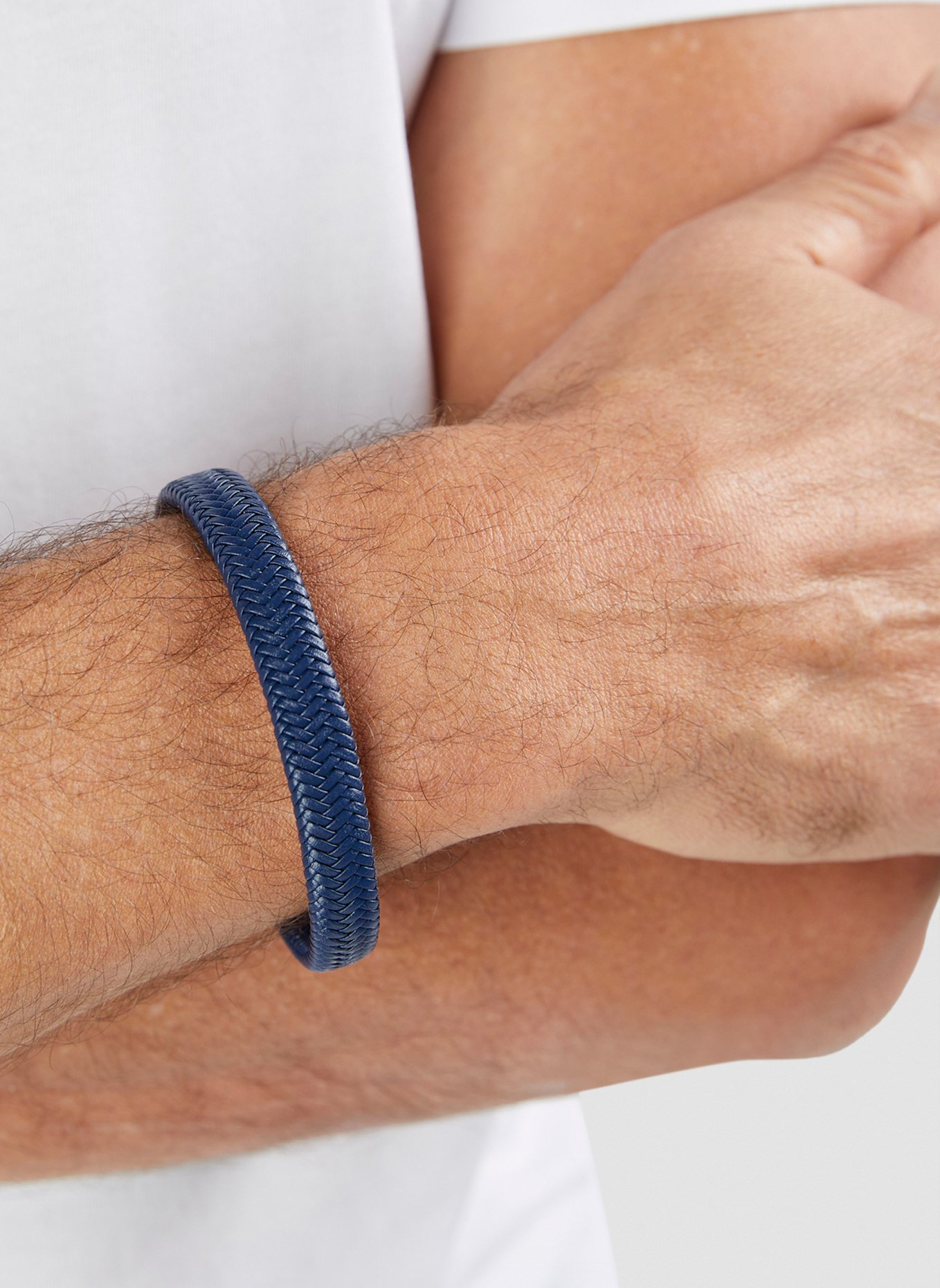 s.Oliver Armband  aus  Echtleder: BLAU