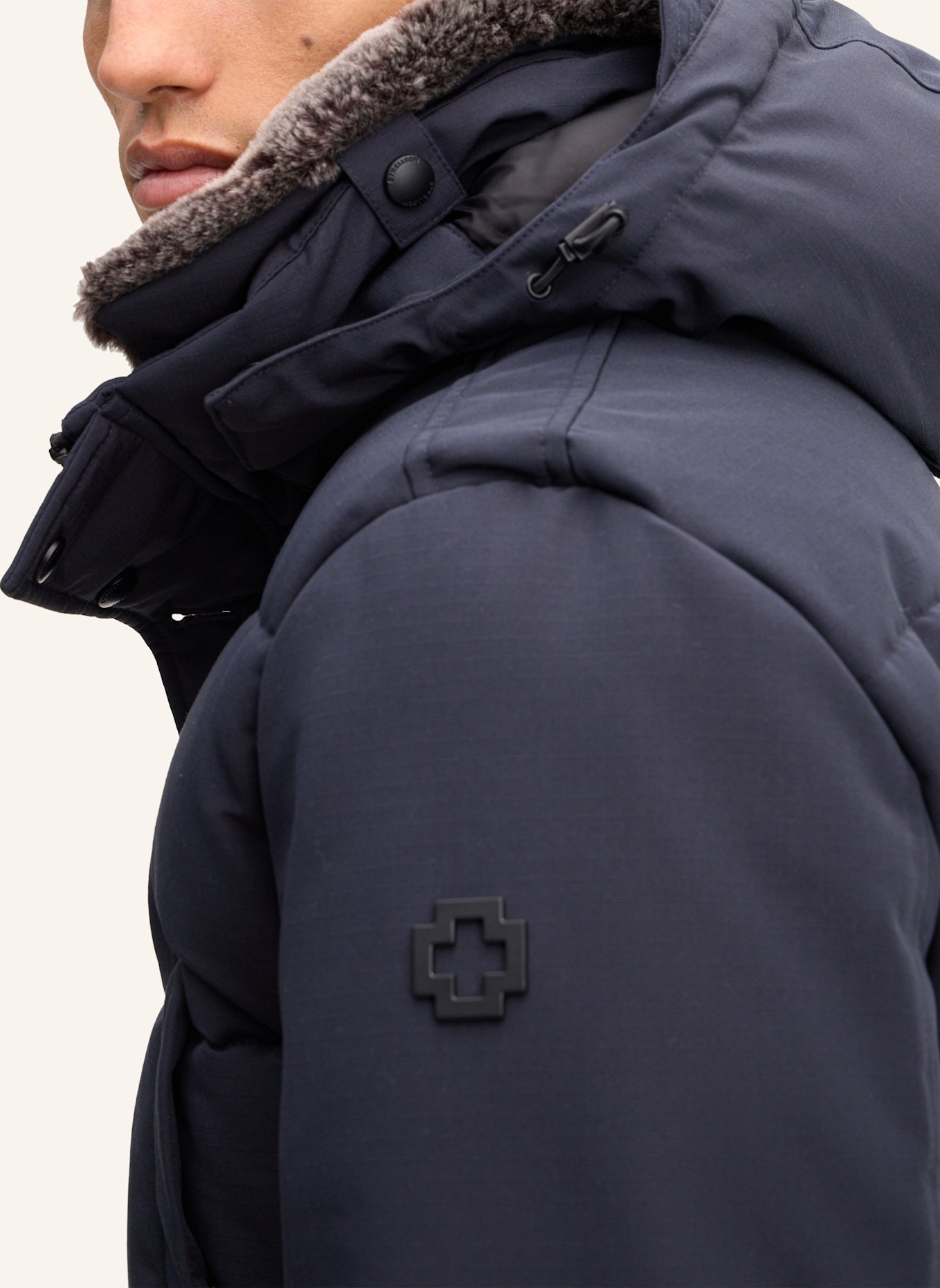 STRELLSON Steppjacke: DUNKELBLAU