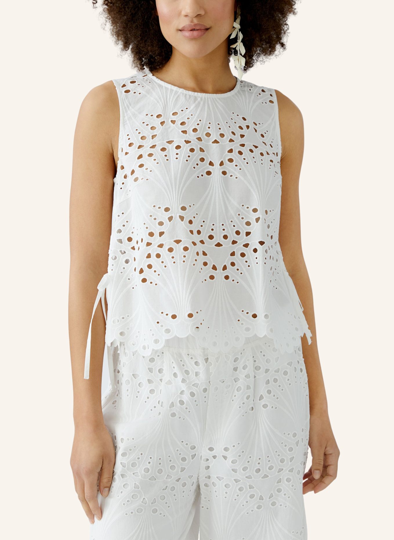 oui Top aus Lochspitze: WEISS