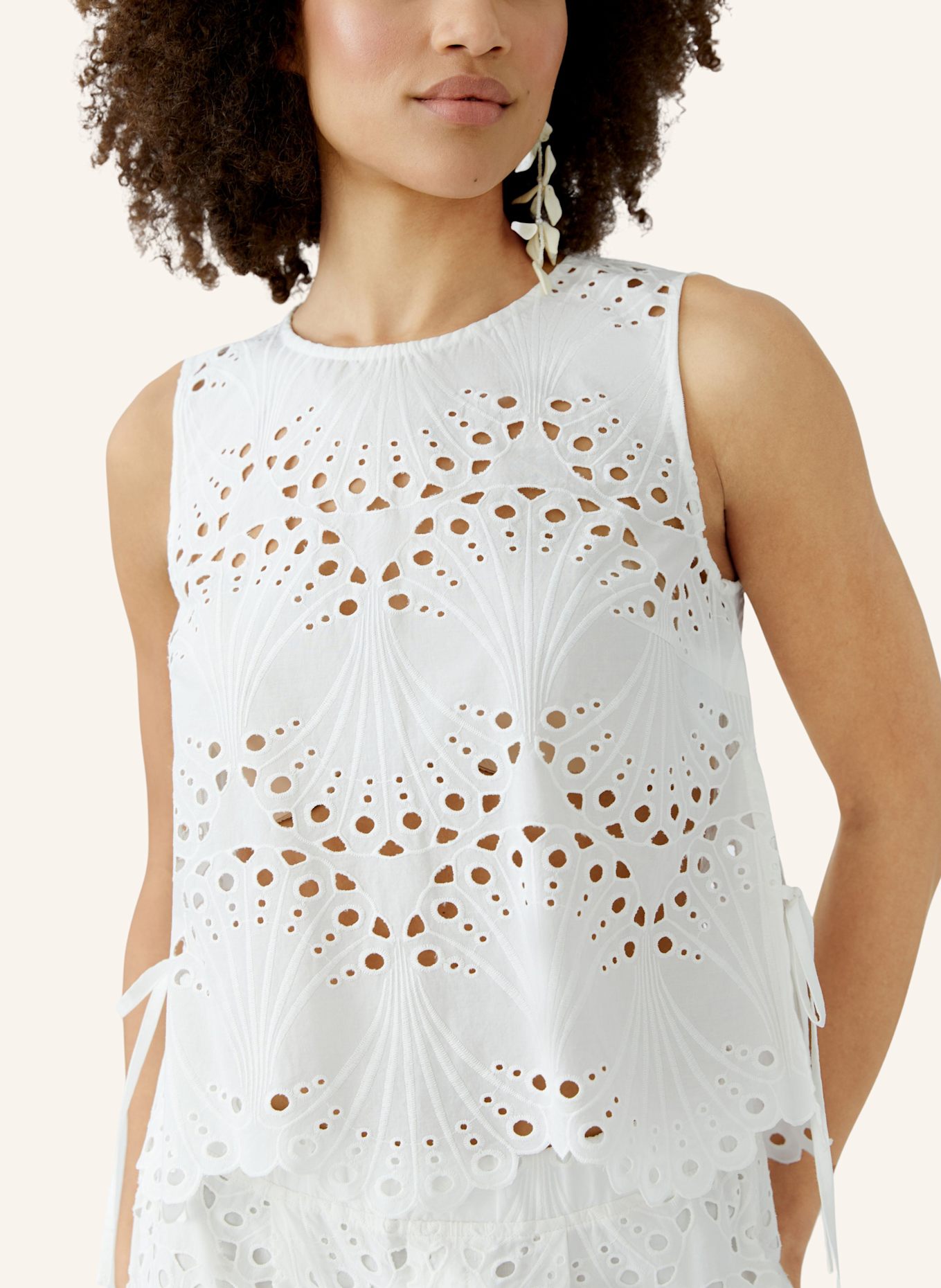 oui Top aus Lochspitze: WEISS