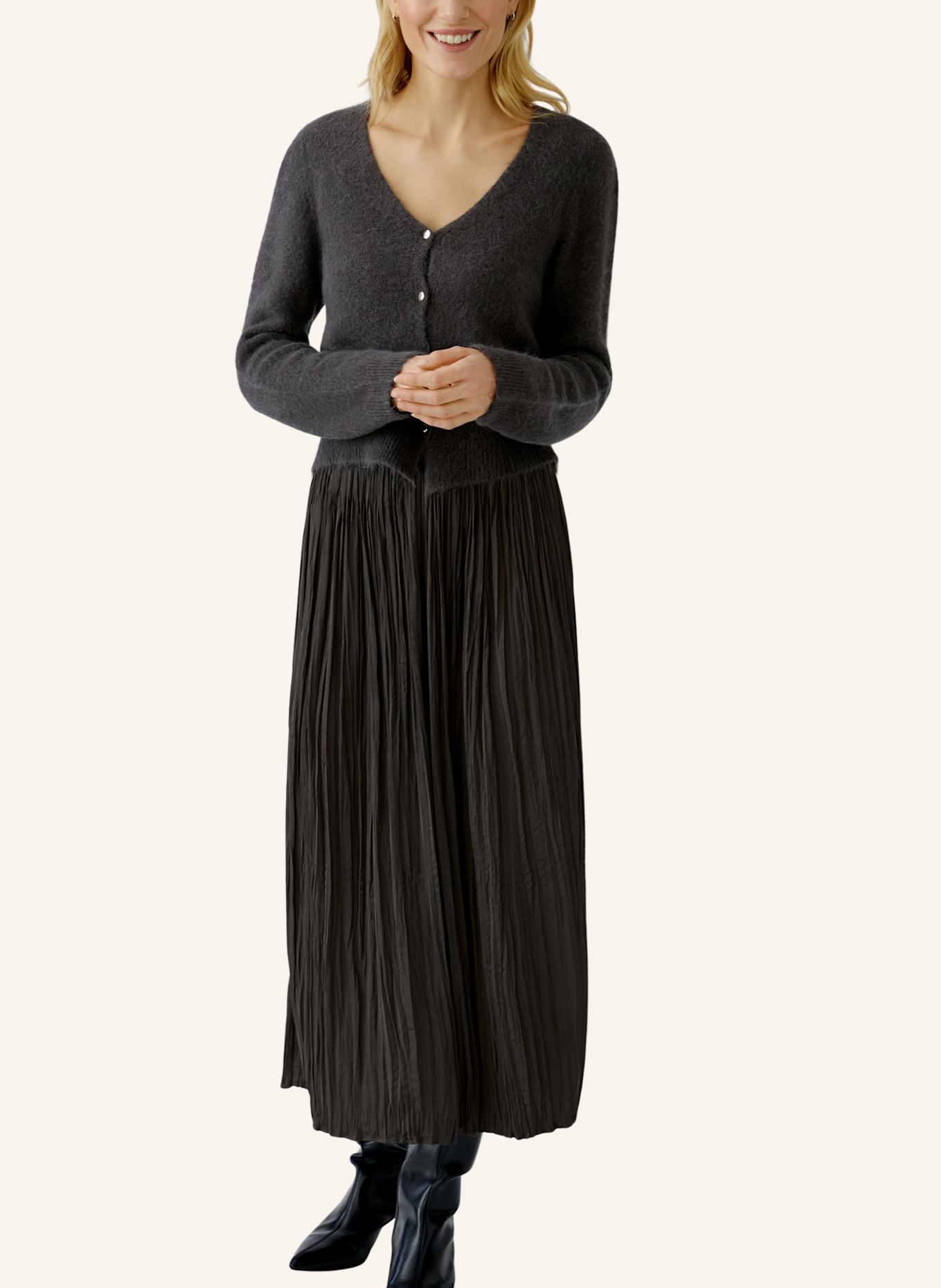 oui Plisseerock: BRAUN