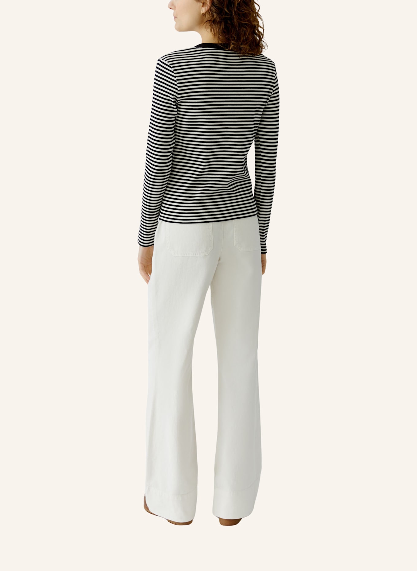 oui Longsleeve: WEISS/ SCHWARZ