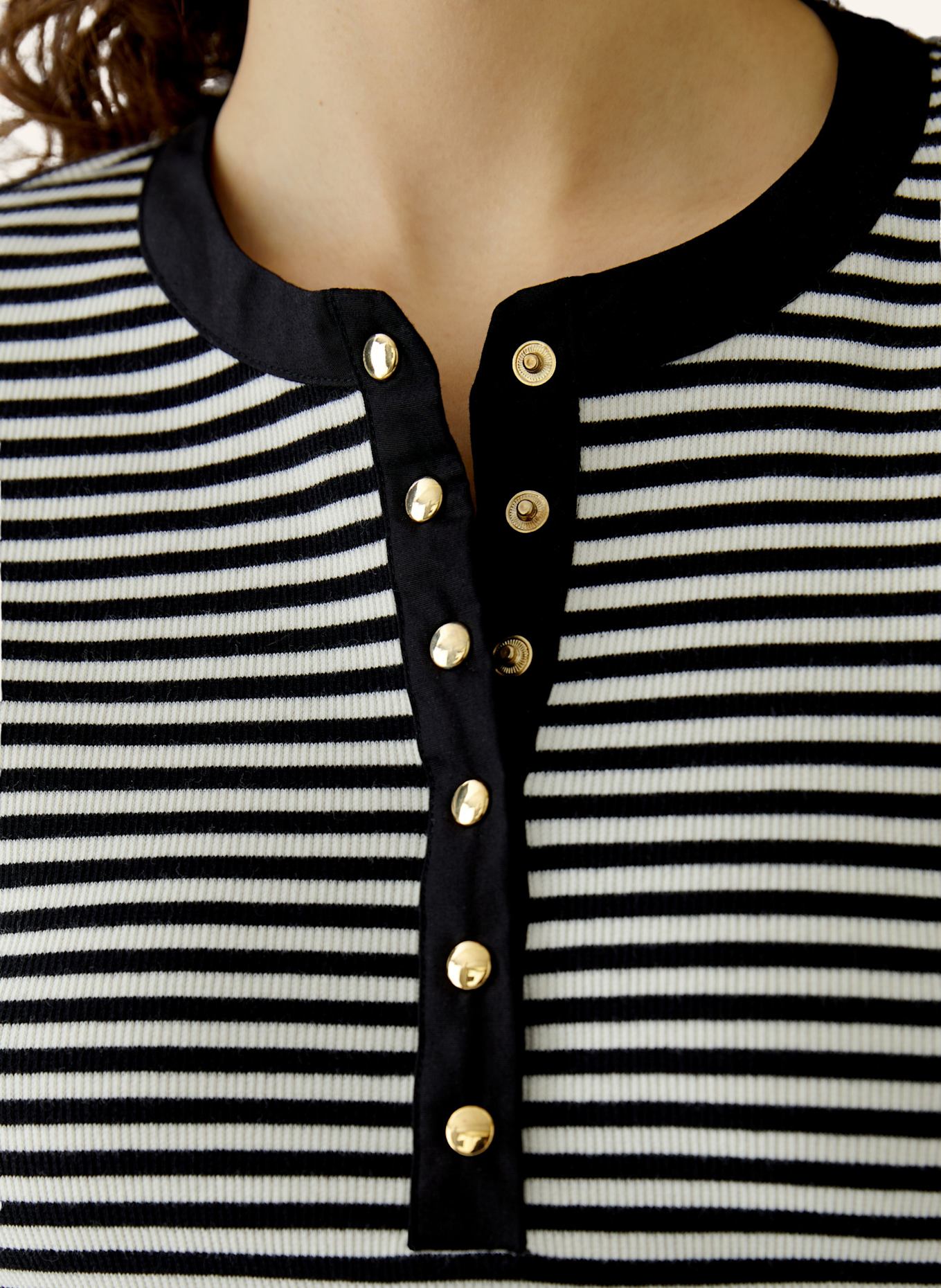 oui Longsleeve: WEISS/ SCHWARZ