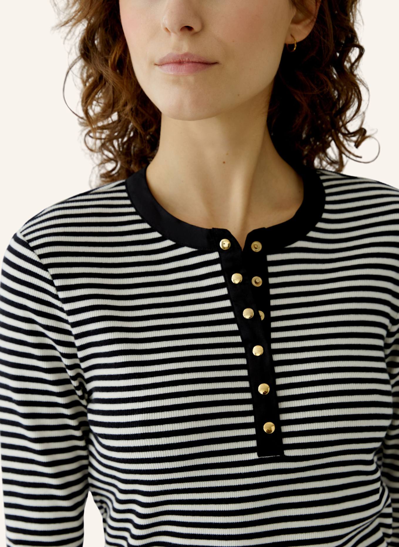 oui Longsleeve: WEISS/ SCHWARZ