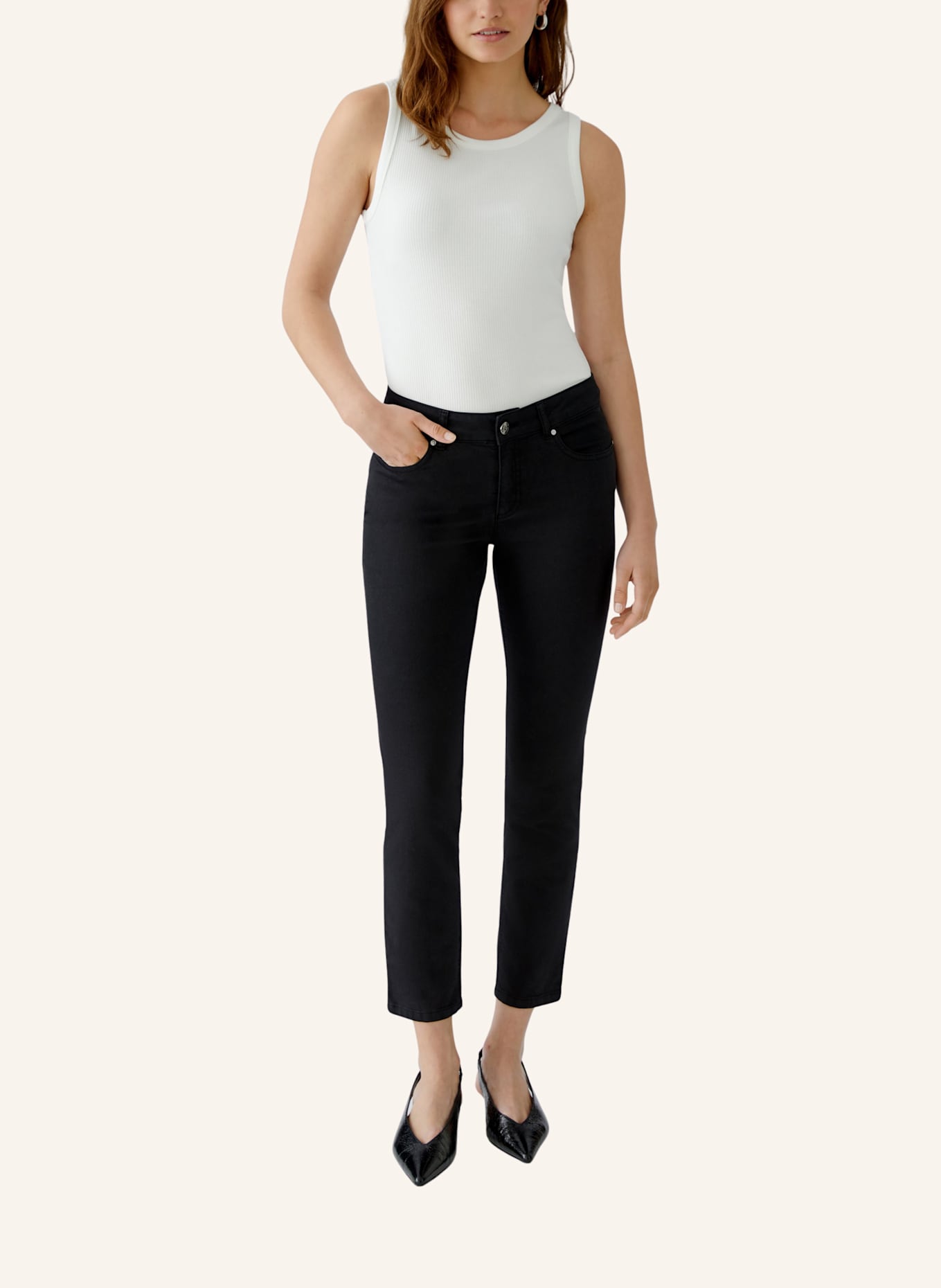 oui Top: WEISS