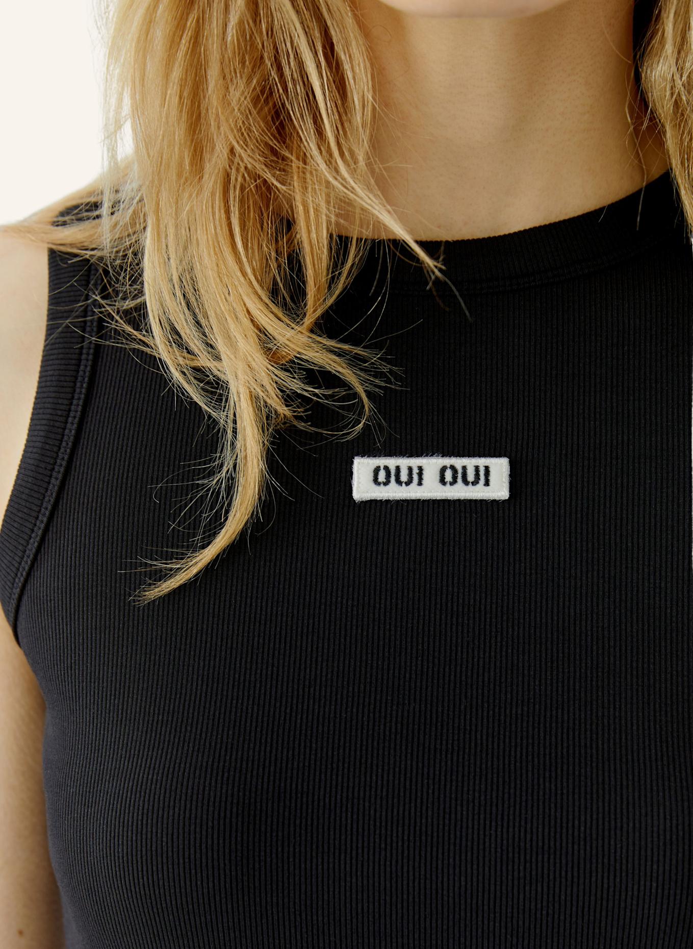 oui Top: SCHWARZ