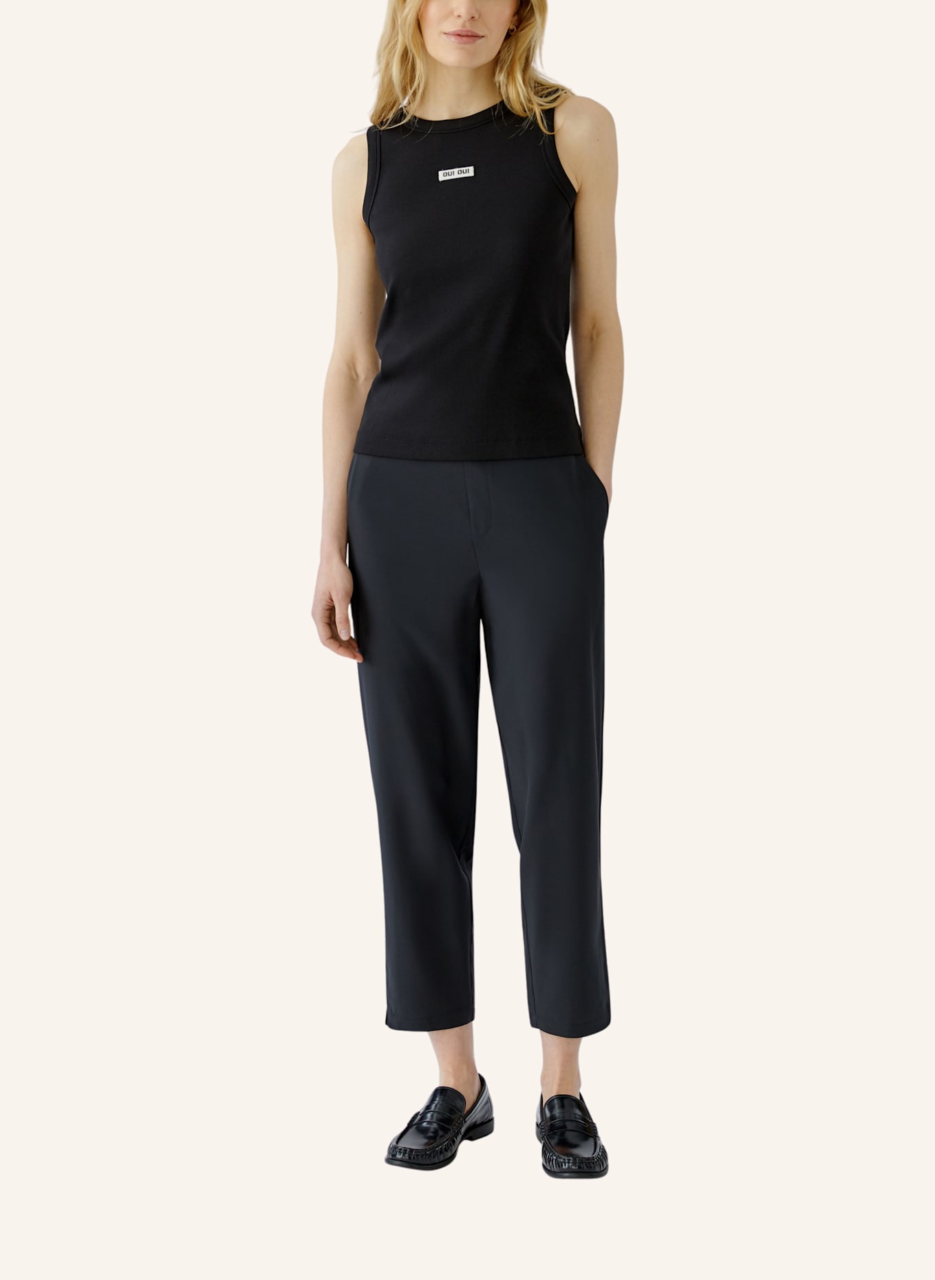 oui Top: SCHWARZ
