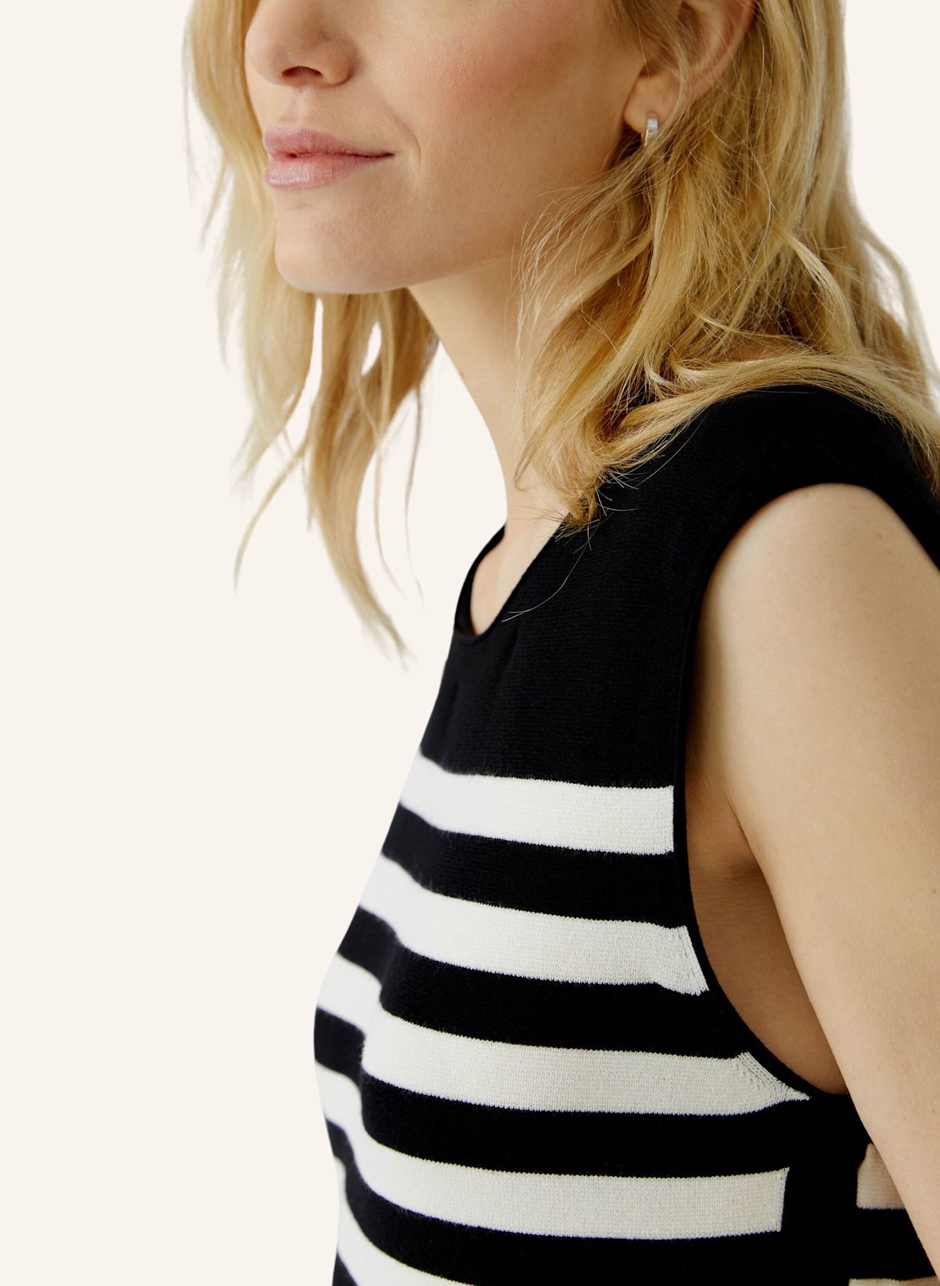 oui Kleid: SCHWARZ