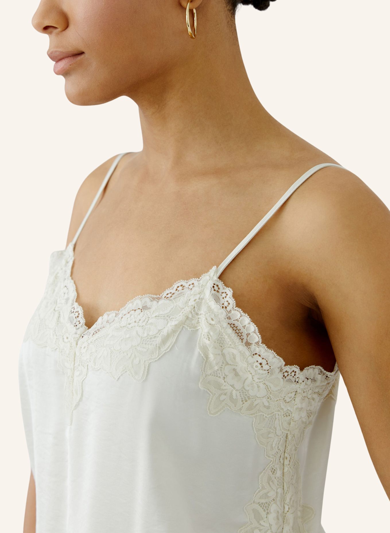 oui Satin top with lace: BEIGE