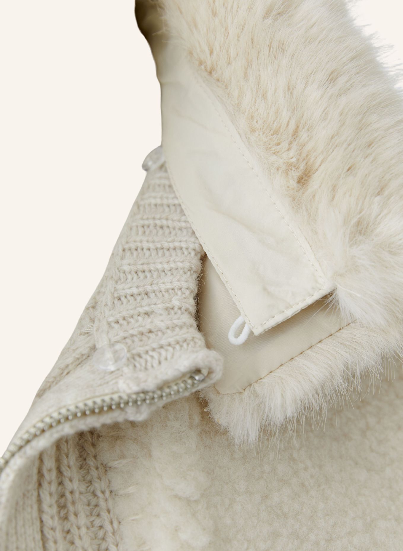 oui Vest: BEIGE