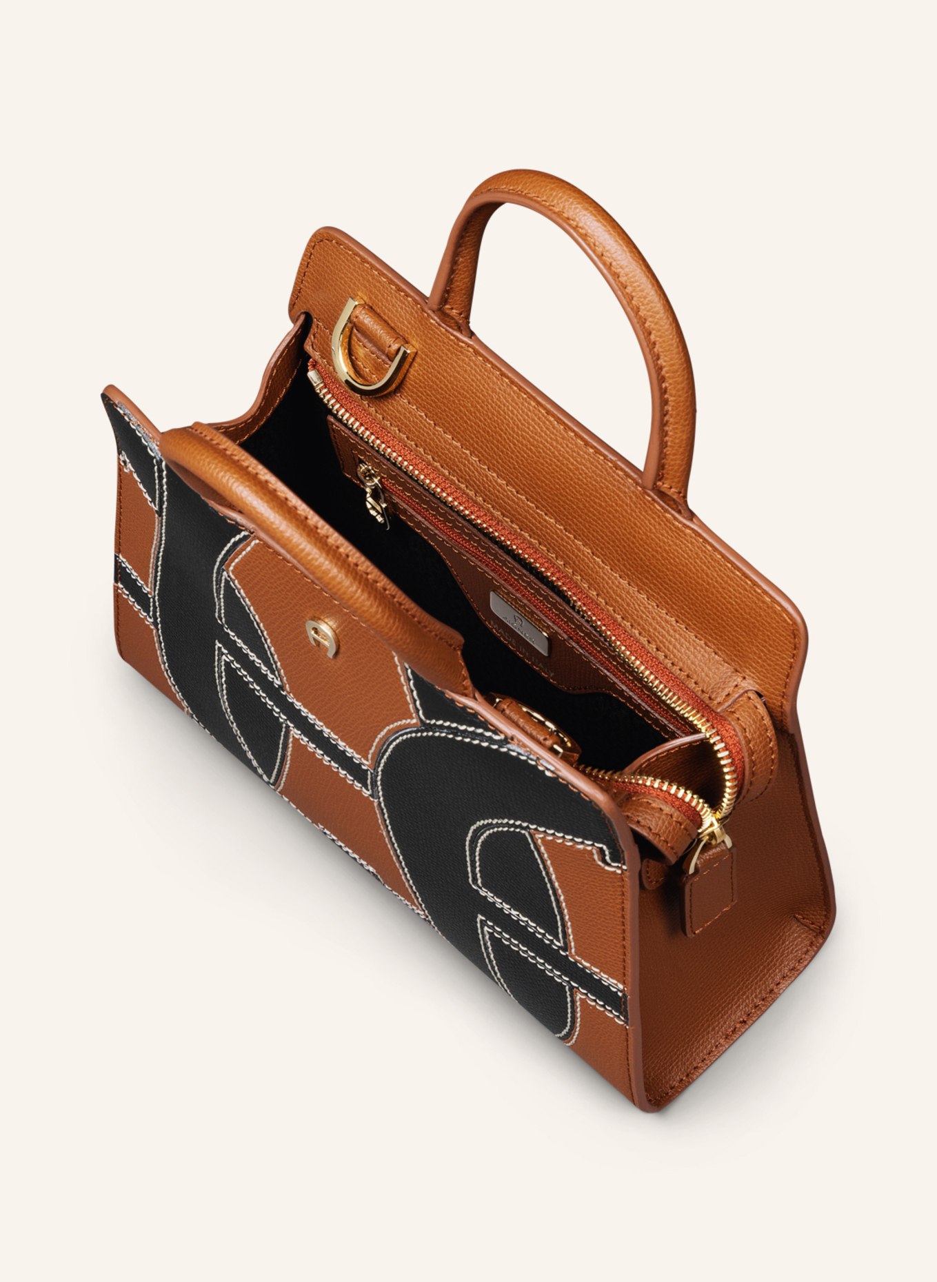 AIGNER Mini-Handtasche EDGE TO EDGE, Farbe: COGNAC (Bild 3)