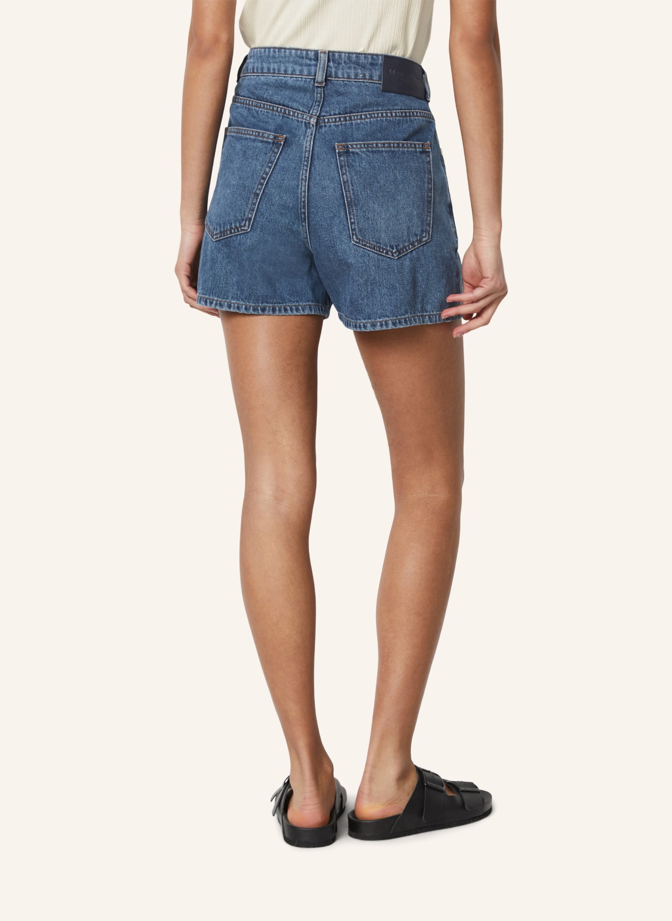 Marc O'Polo DENIM Jeanshorts, Farbe: BLAU (Bild 2)