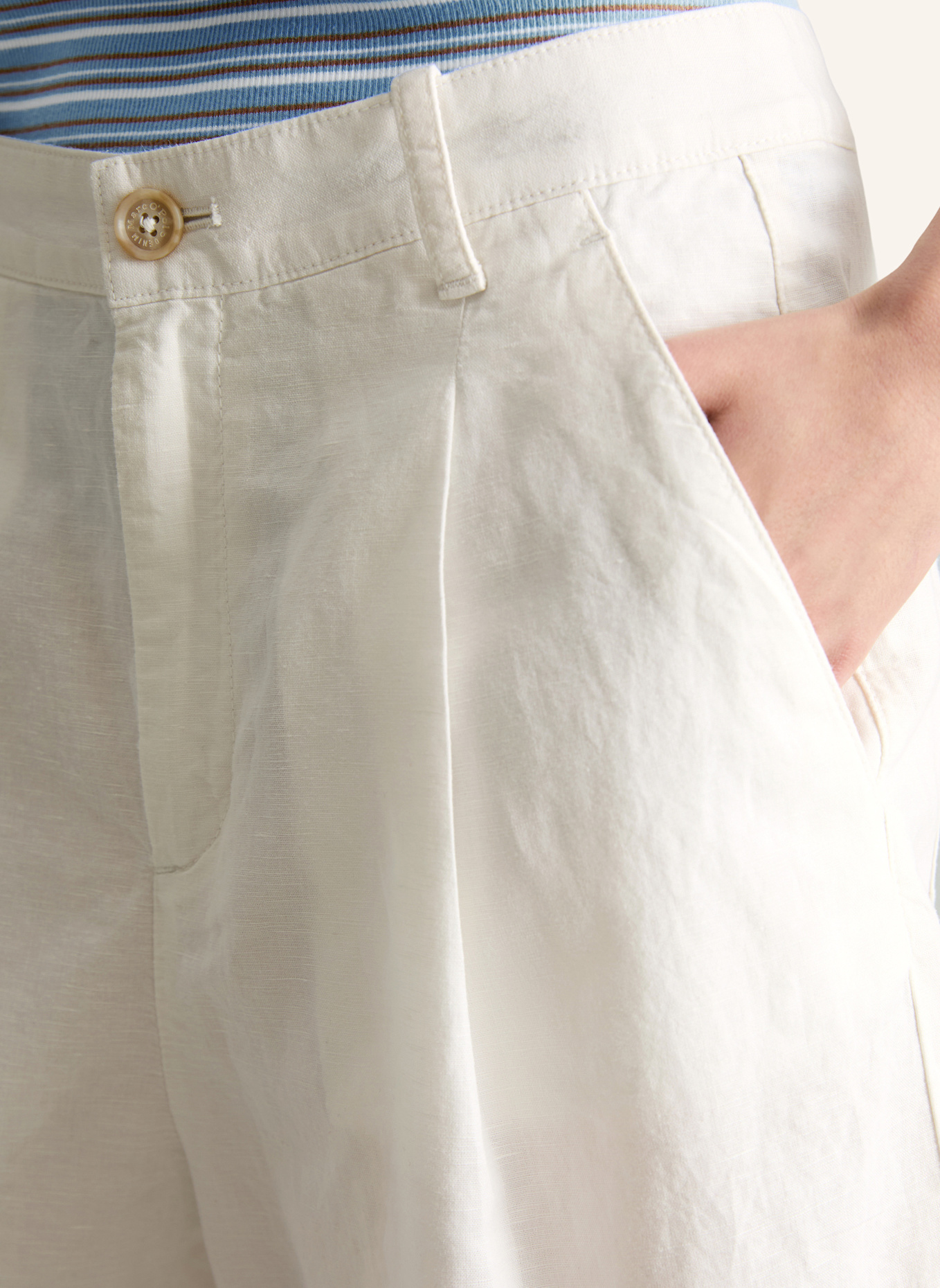 Marc O'Polo DENIM Bundfalten-Shorts: WEISS