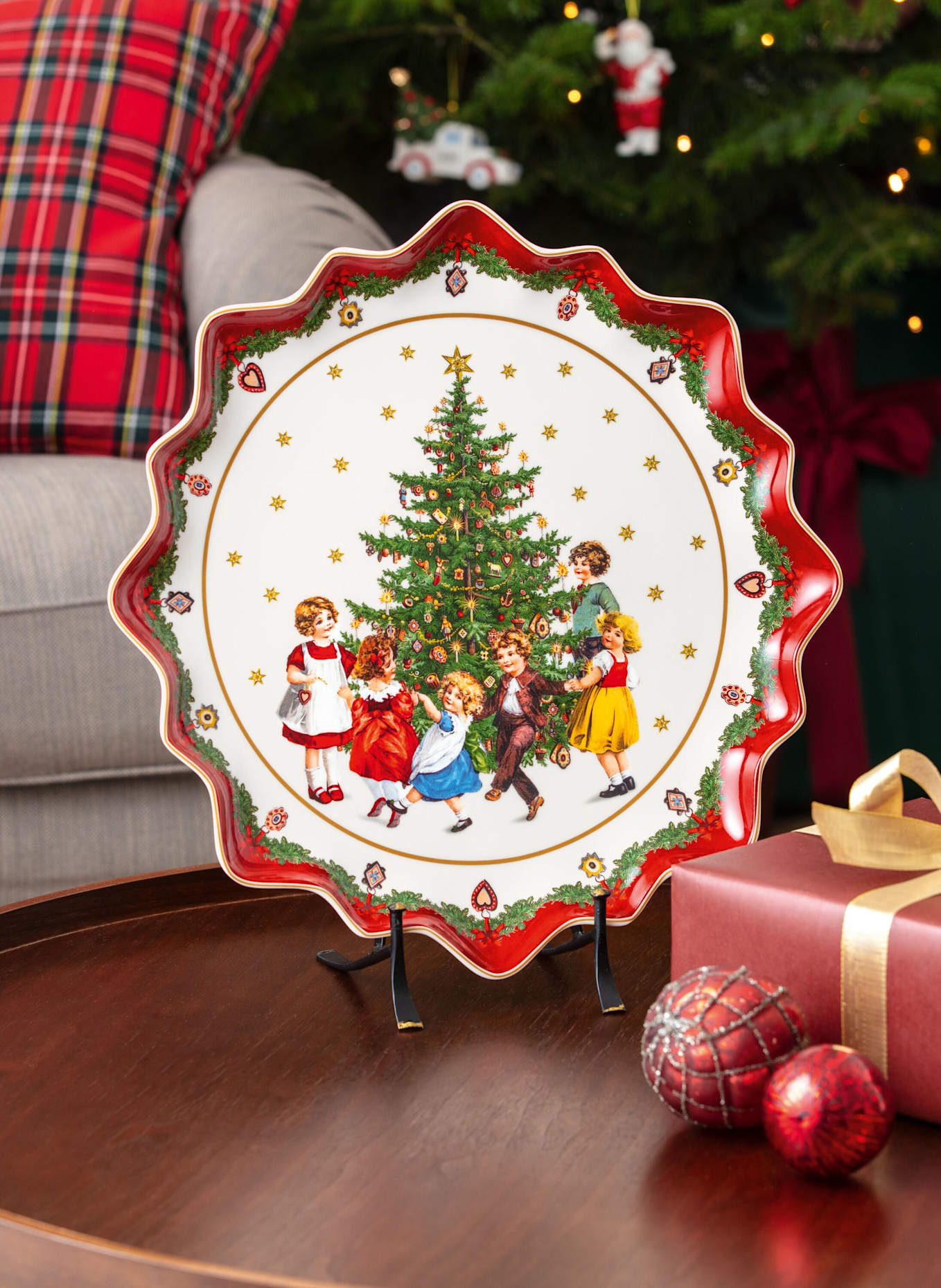 Villeroy & Boch Gebäckteller tief, Kinder tanzen TOY'S FANTASY: GELB/ GRÜN/ BLAU/ ROT