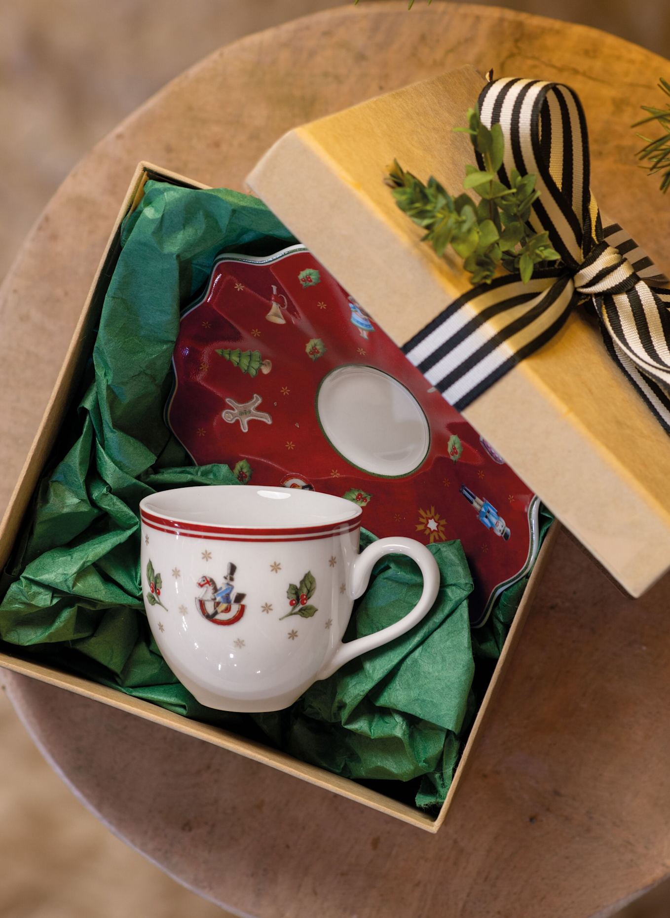 Villeroy & Boch Mokka-/Espresso-Untertasse TOY'S DELIGHT: ROT/ WEISS