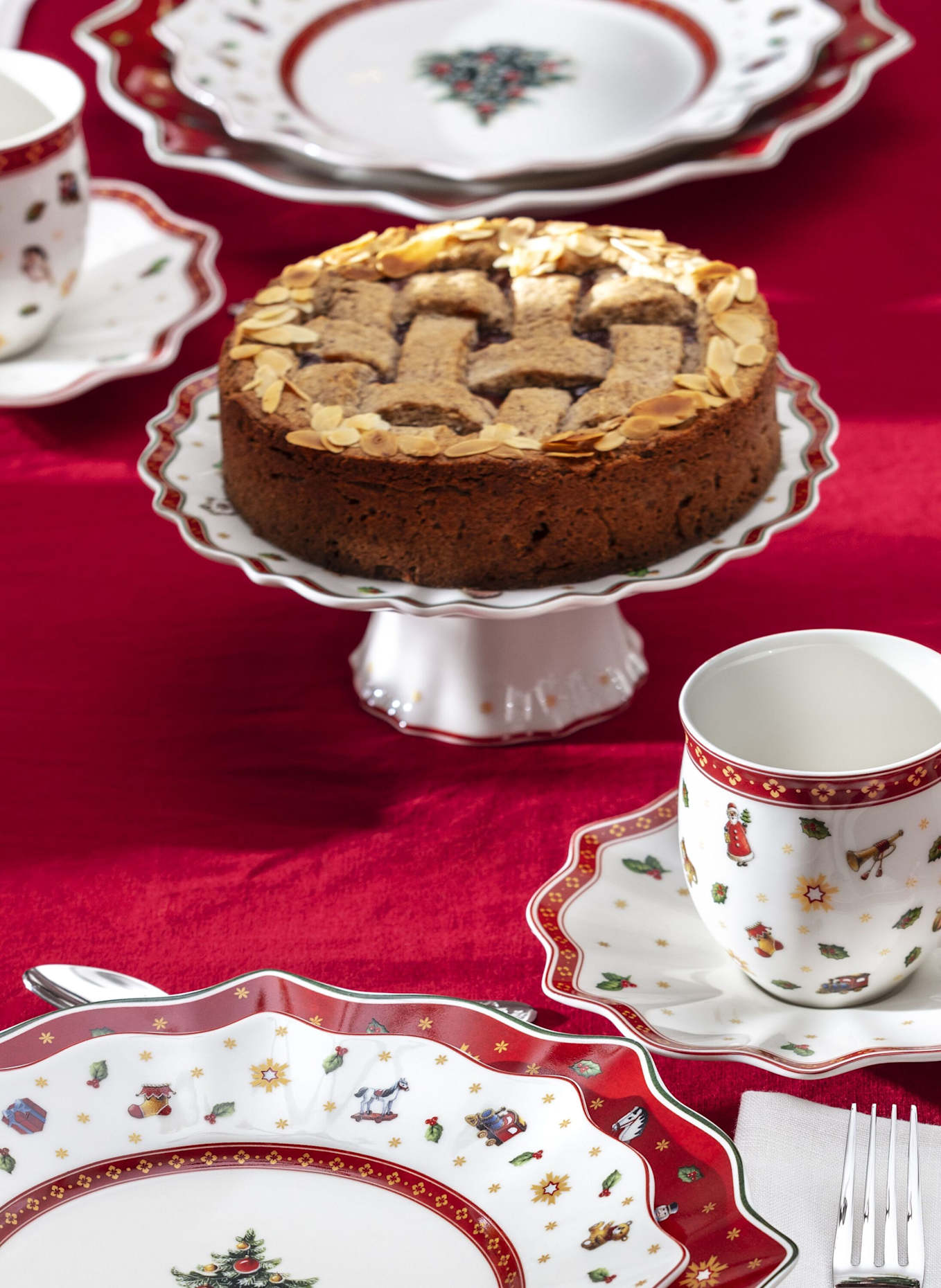 Villeroy & Boch Kuchenplatte auf Fuß klein TOY'S DELIGHT: ROT/ WEISS