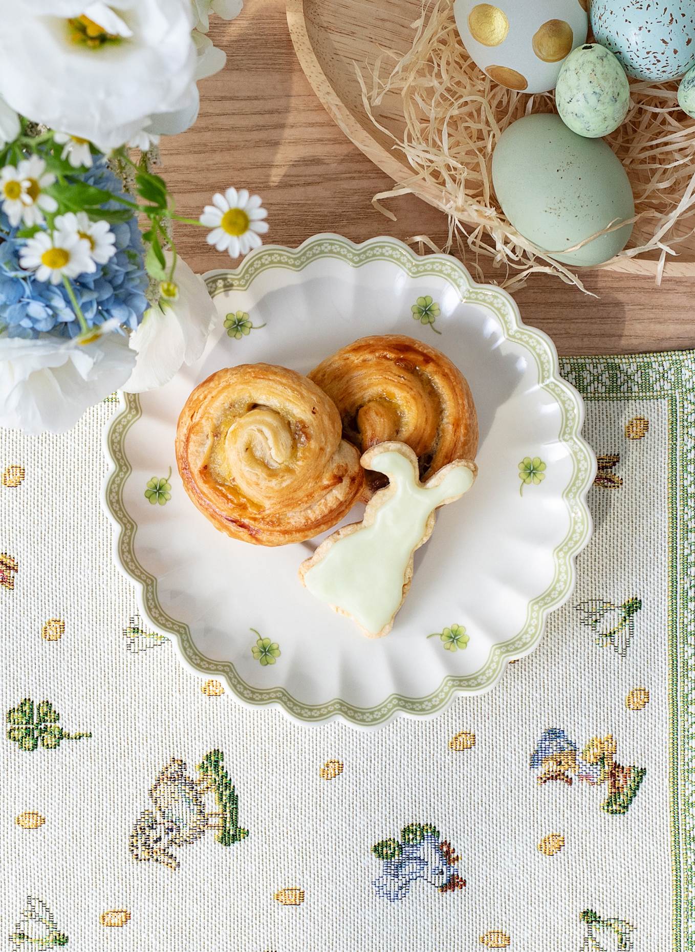 Villeroy & Boch Henkelbecher-Untertasse EASTER DELIGHT: GRÜN