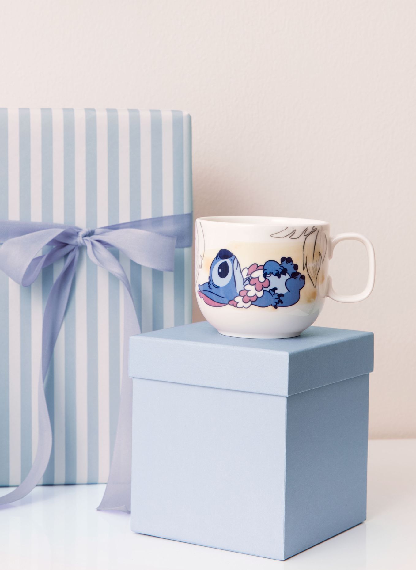 Villeroy & Boch Kinderbecher mit Henkel, klein DISNEY STITCH: GELB / GRÜN / BLAU