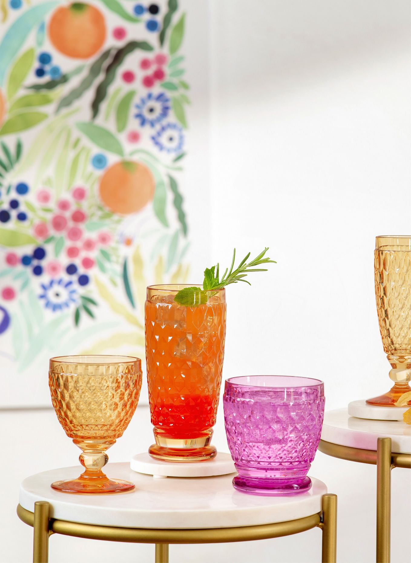 deko für glasvasen Dekoleidenschaft 3er Set Deko-Vase Flasche aus satiniertem Glas, Blumenvase verziert mit kleinen Holz-Herzen, Glasvase in Grau- und Erdtönen, Vasenset, Flaschenvase, Dekoflasche Kaffeemaschinen & Getränkezubereitung