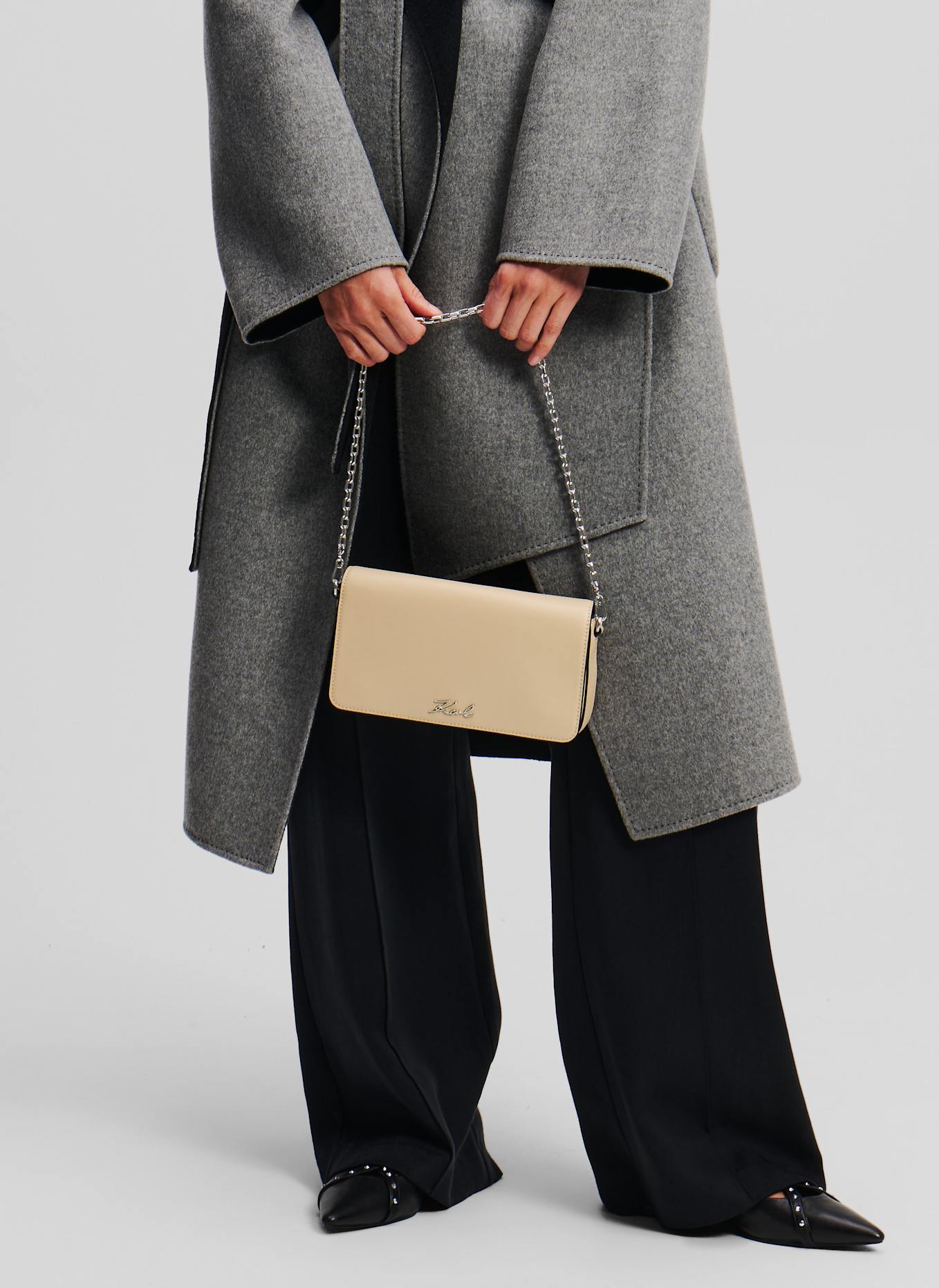 KARL LAGERFELD K/SIGNATURE POUCH: BEIGE