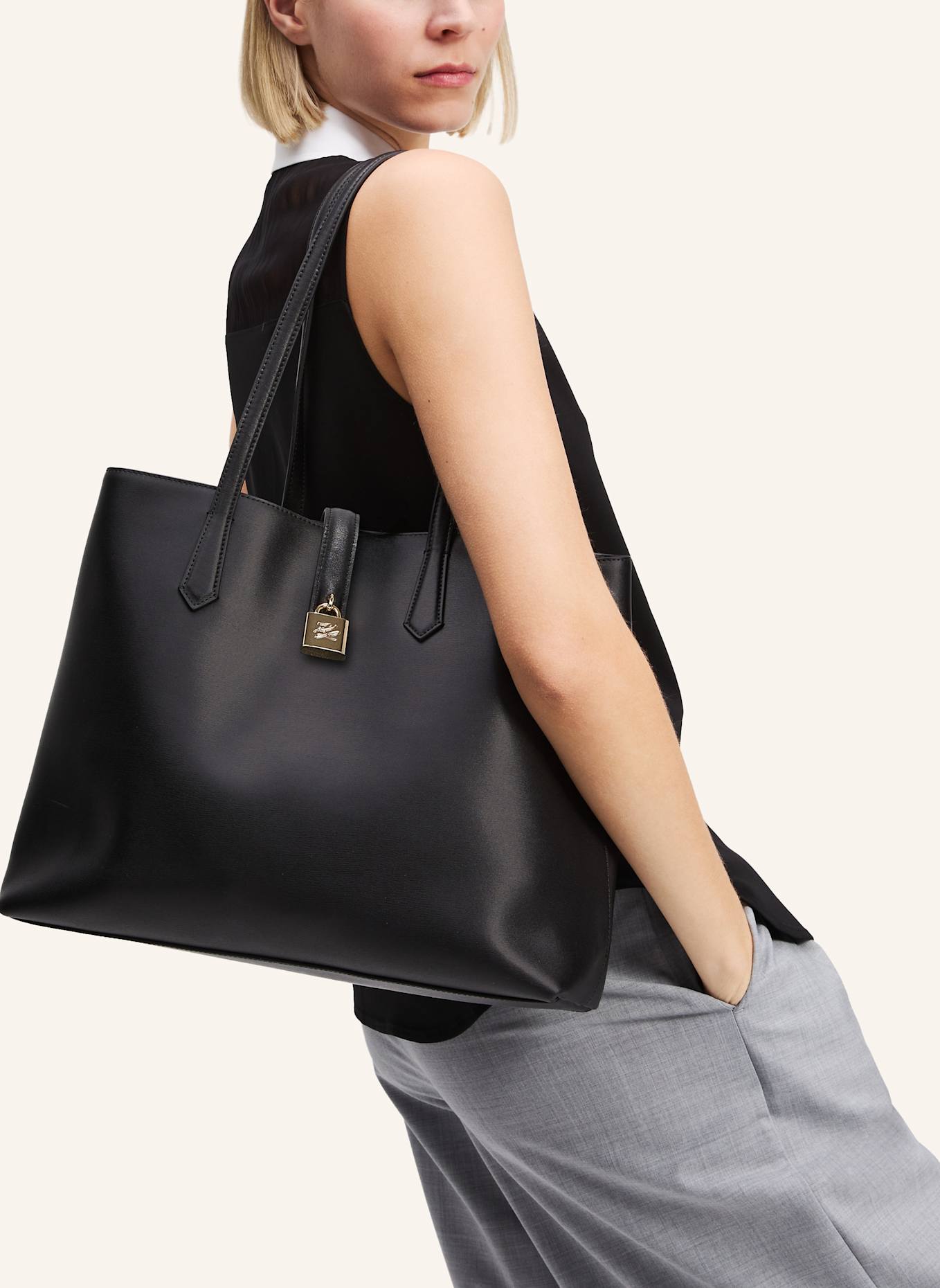 KARL LAGERFELD Handtasche: SCHWARZ/ GOLD