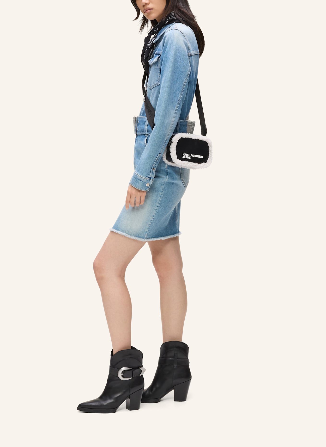 KARL LAGERFELD JEANS Umhängetasche: SCHWARZ