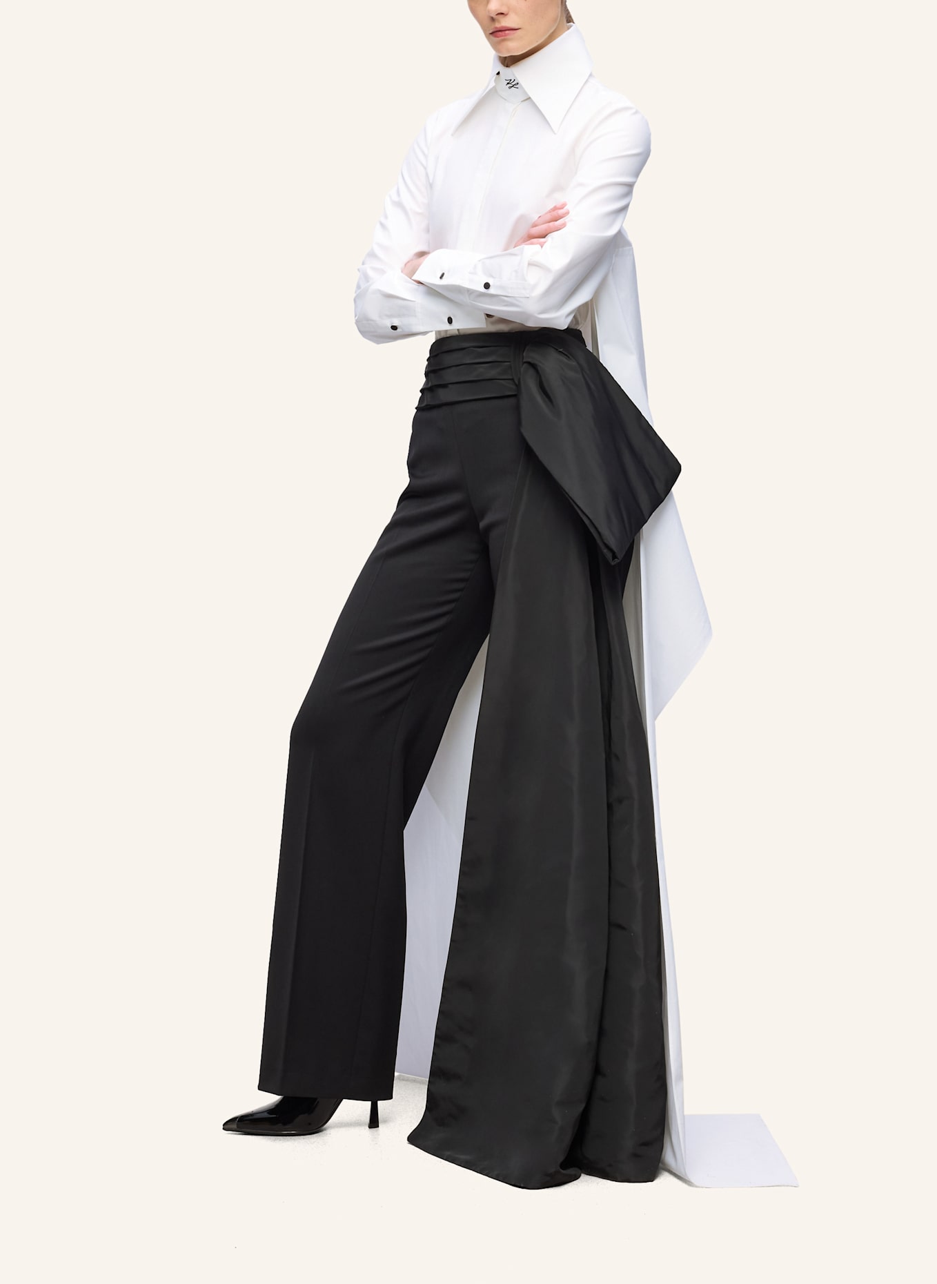 KARL LAGERFELD KL STUDIO Bluse: WEISS