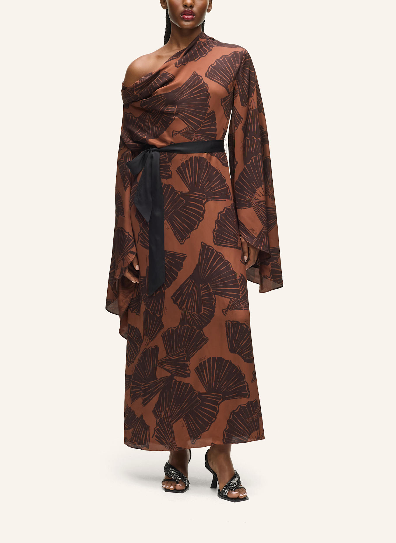 KARL LAGERFELD Kleid: BRAUN