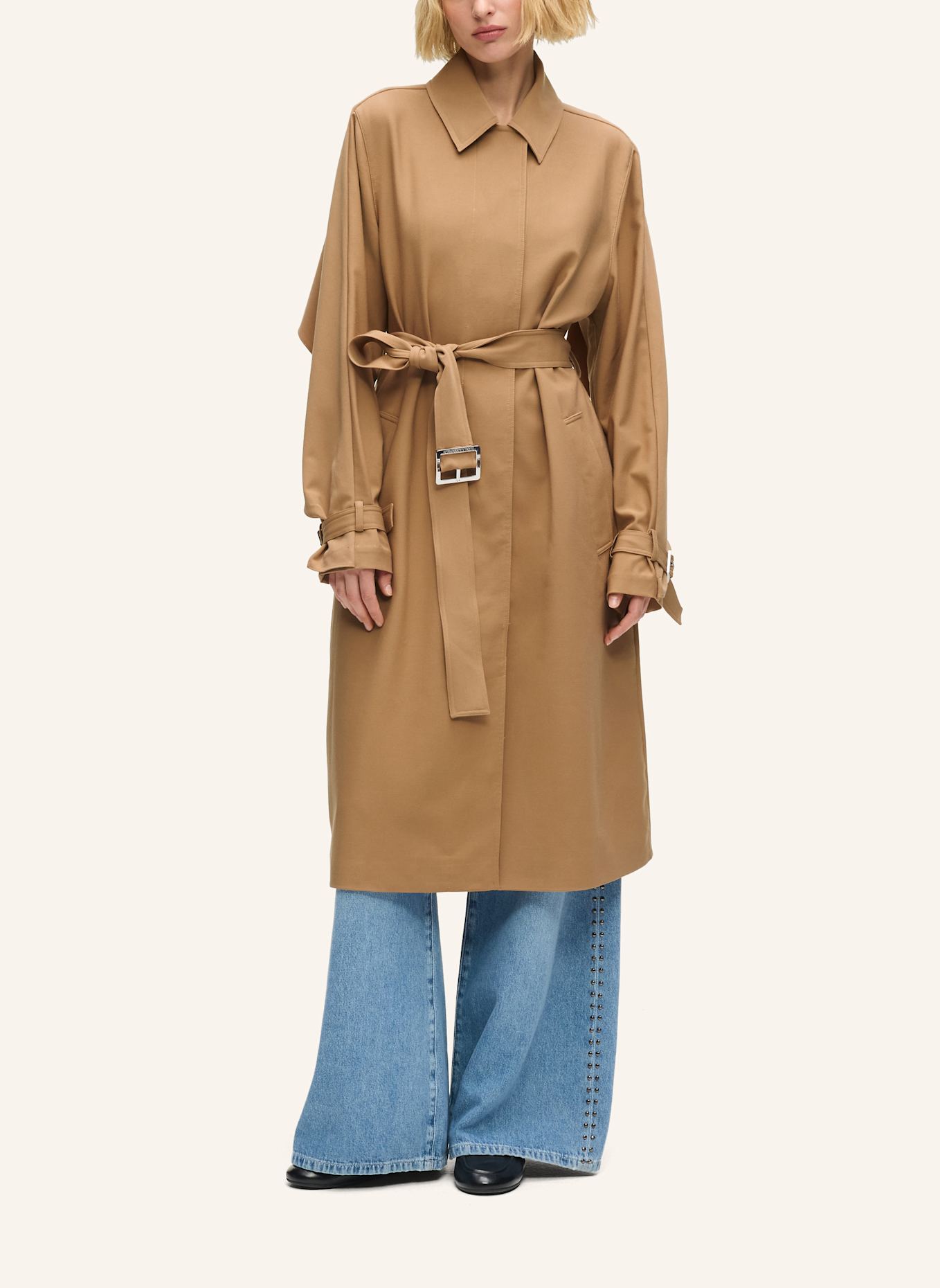 KARL LAGERFELD Mantel: BRAUN