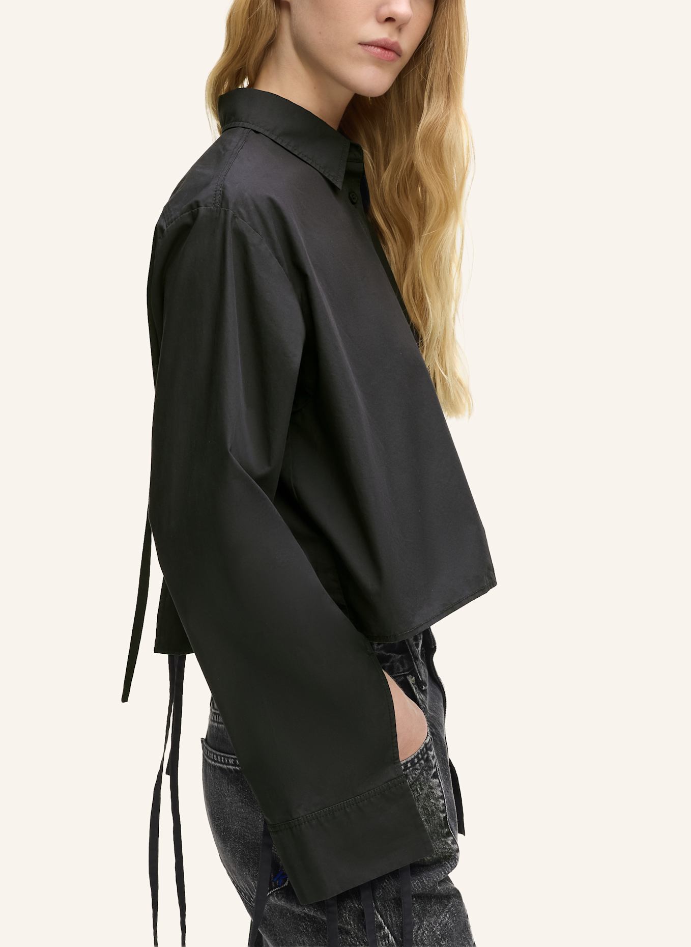 KARL LAGERFELD JEANS Bluse: SCHWARZ