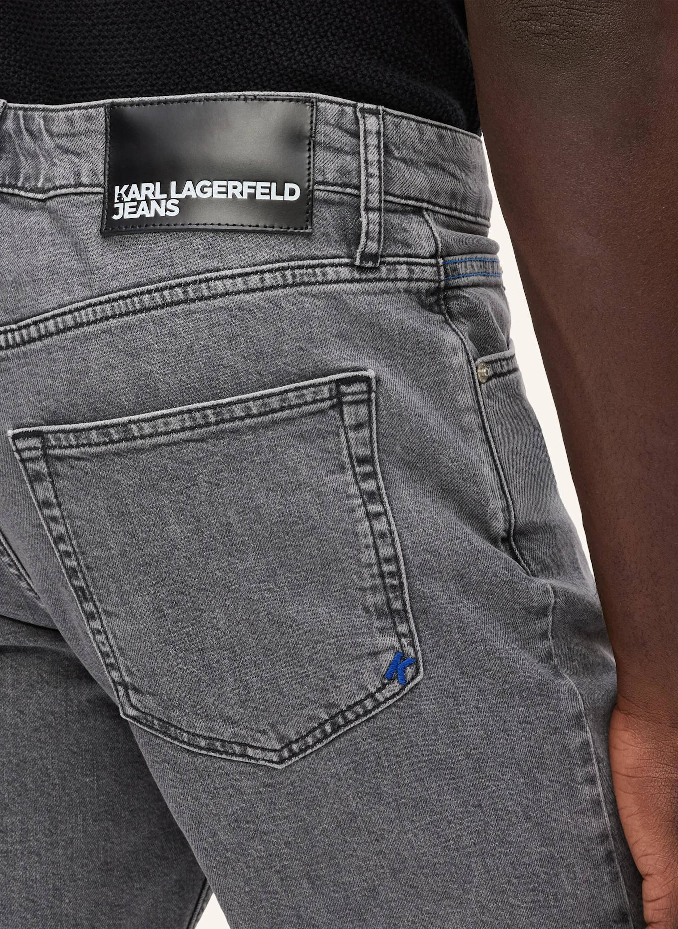 KARL LAGERFELD JEANS Shorts: GRAU