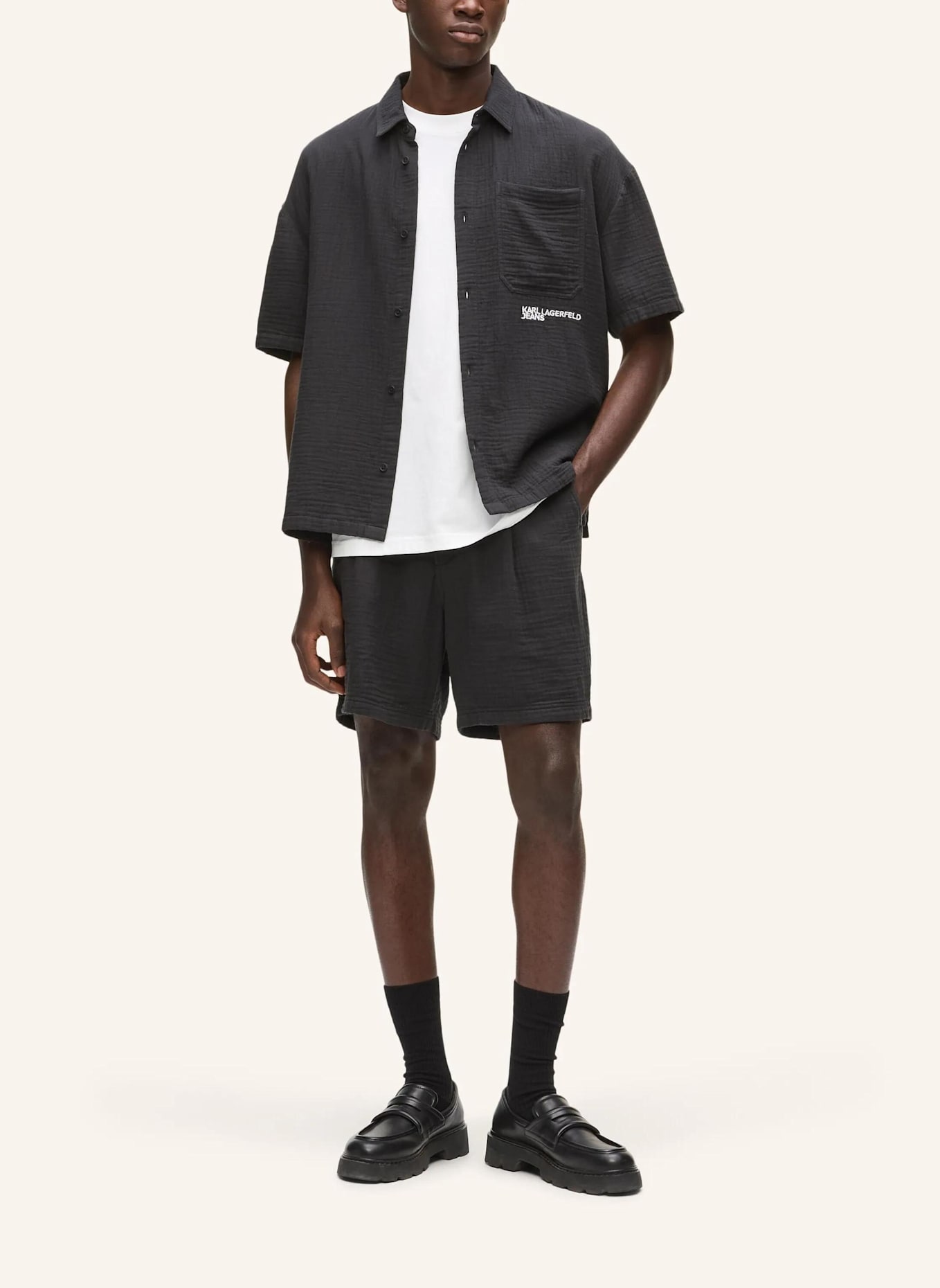 KARL LAGERFELD JEANS Shorts: SCHWARZ