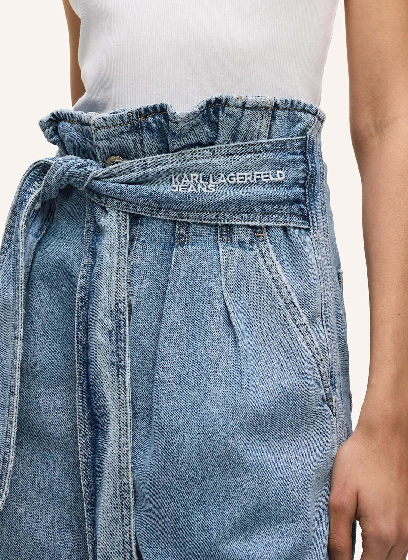 KARL LAGERFELD JEANS Shorts: BLAU