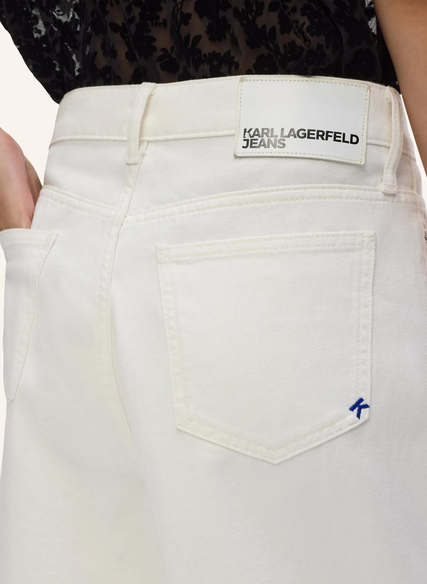 KARL LAGERFELD JEANS Shorts: WEISS