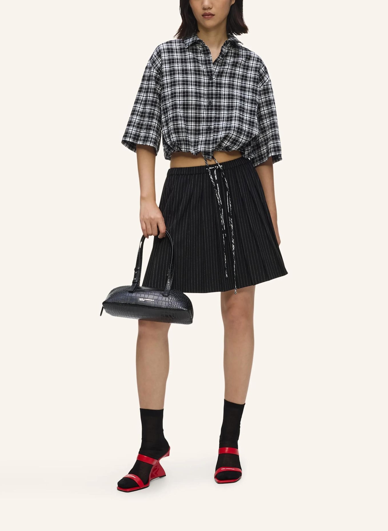 KARL LAGERFELD JEANS Bluse: SCHWARZ