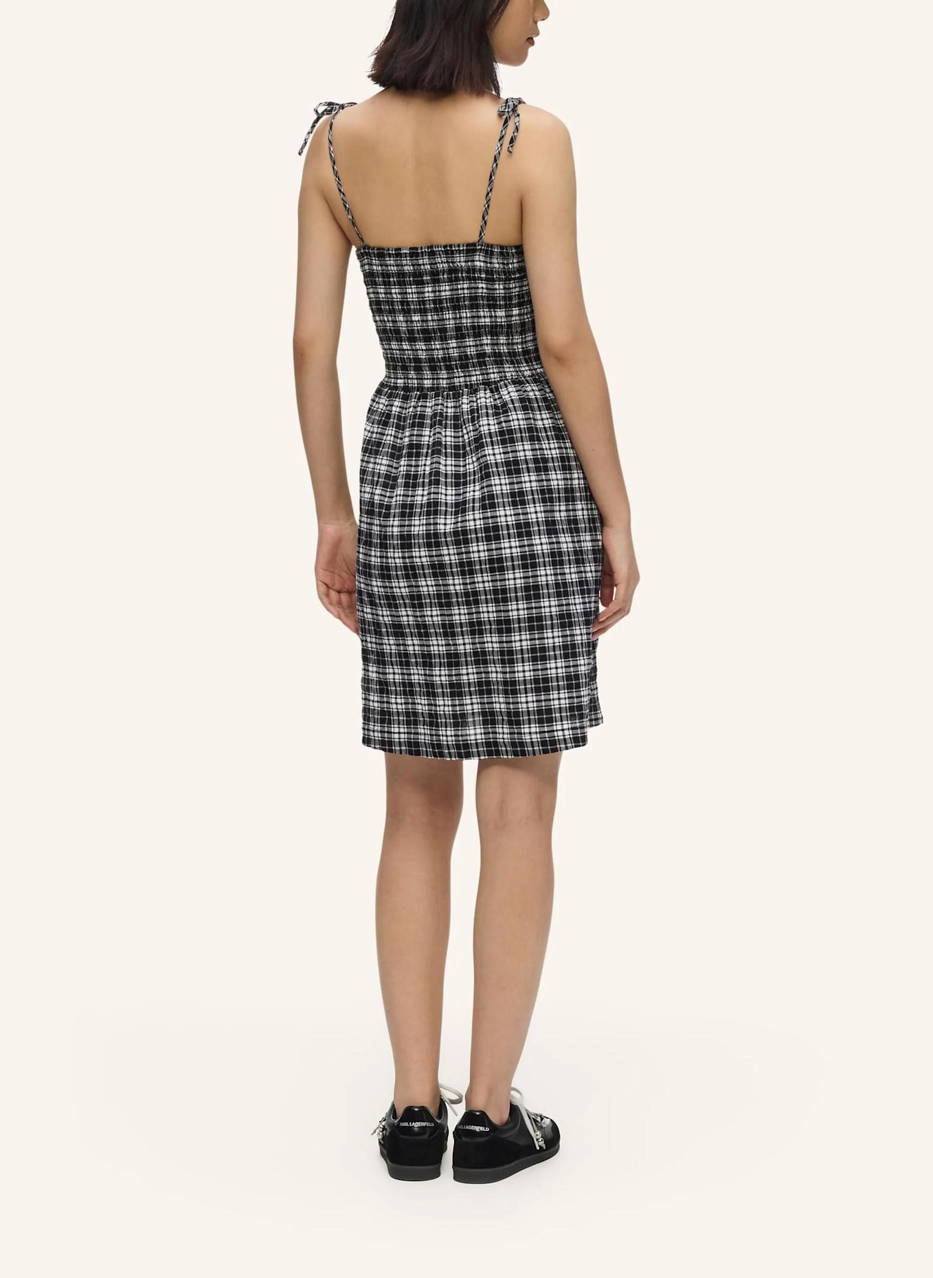 KARL LAGERFELD JEANS Kleid: SCHWARZ