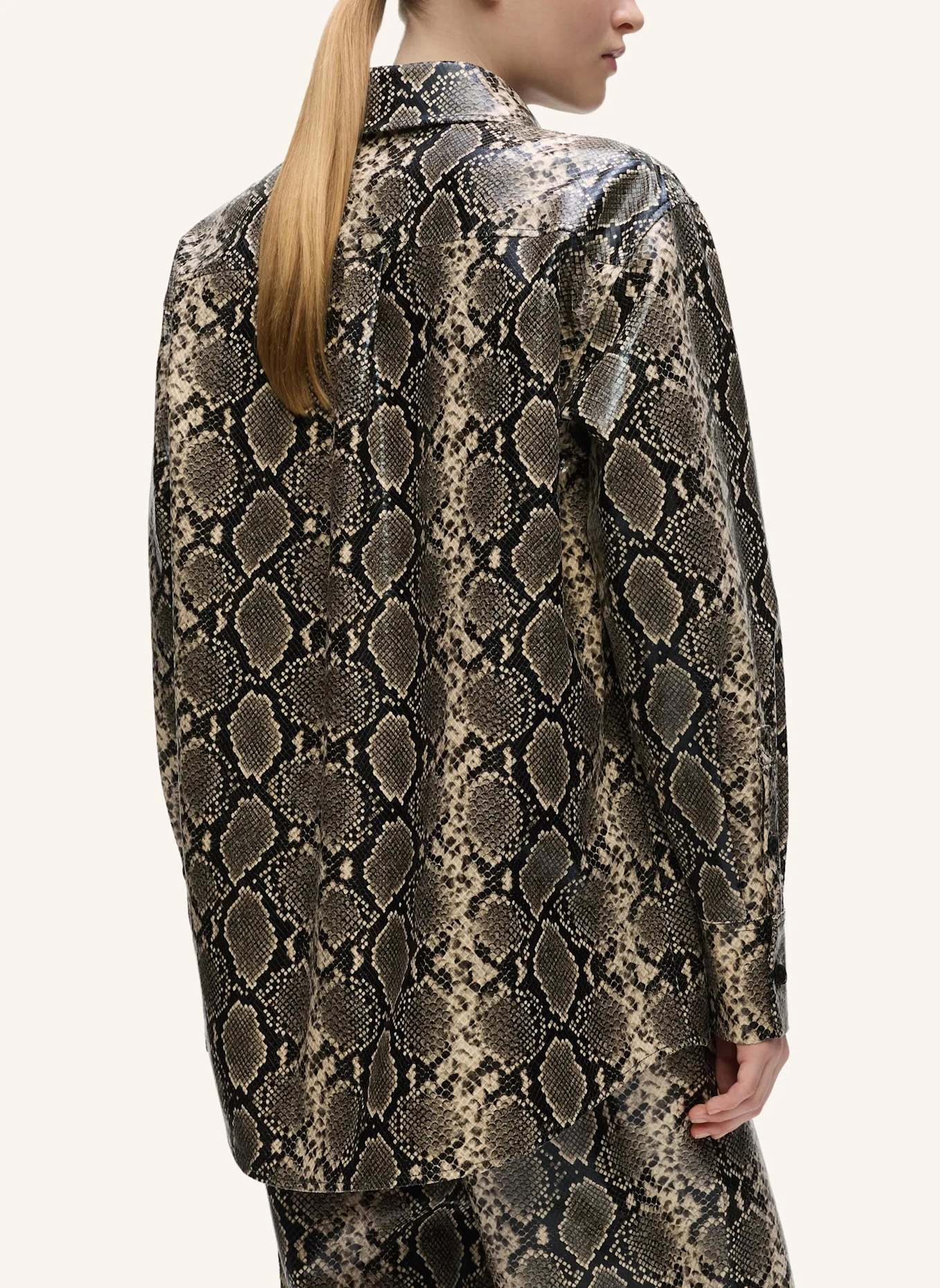 KARL LAGERFELD Bluse: BRAUN