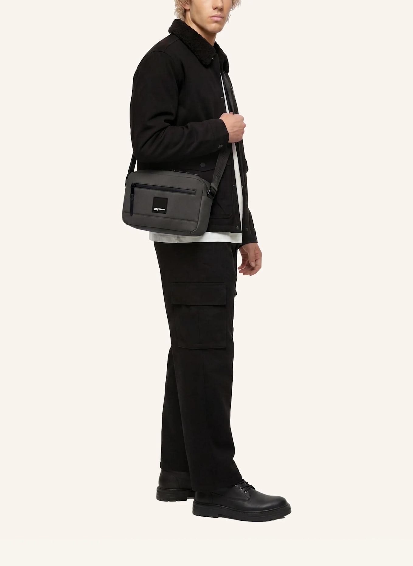 KARL LAGERFELD JEANS Umhängetasche: GRAU