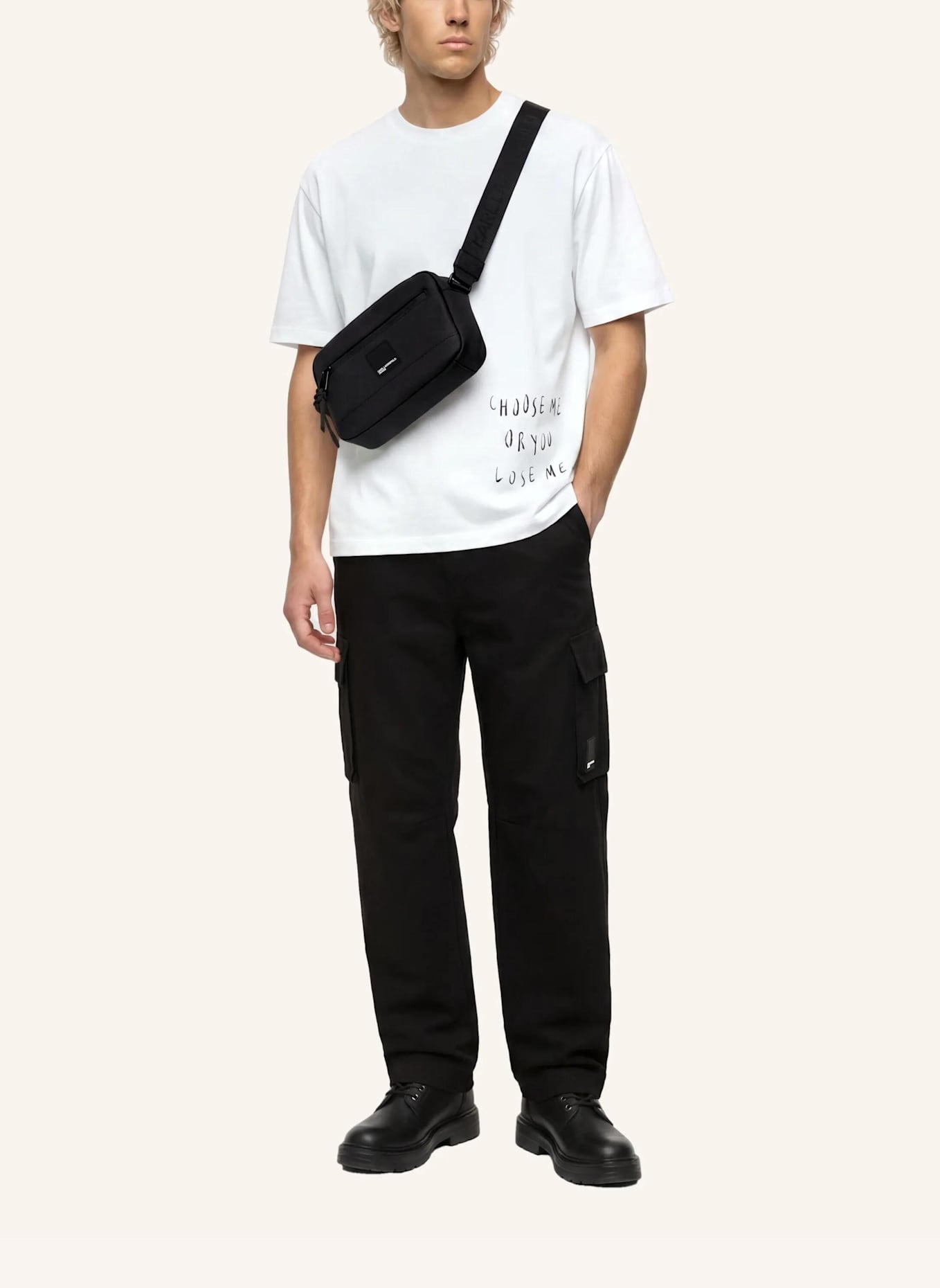 KARL LAGERFELD JEANS Umhängetasche: SCHWARZ