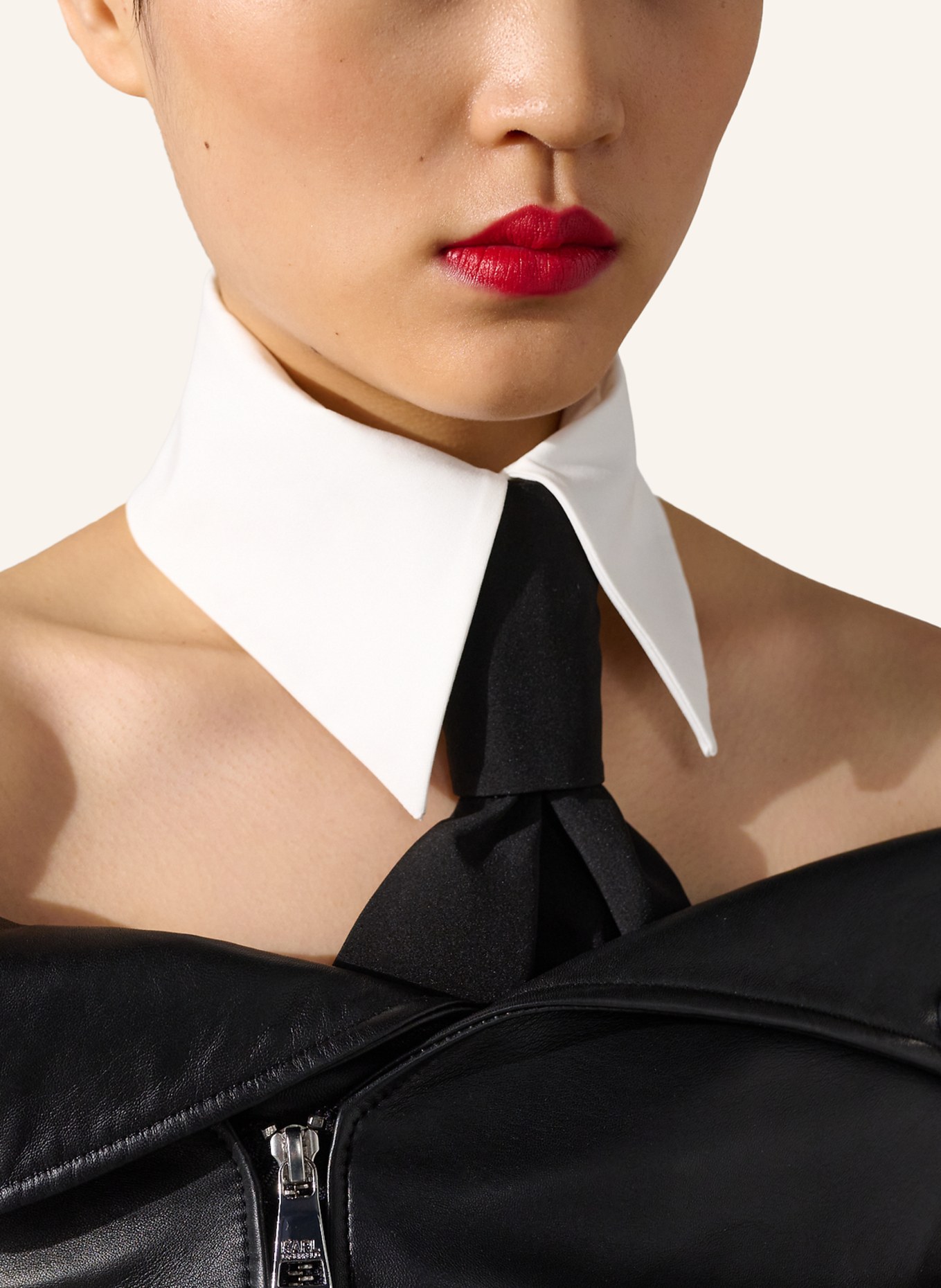 KARL LAGERFELD Kragen: WEISS/ SCHWARZ