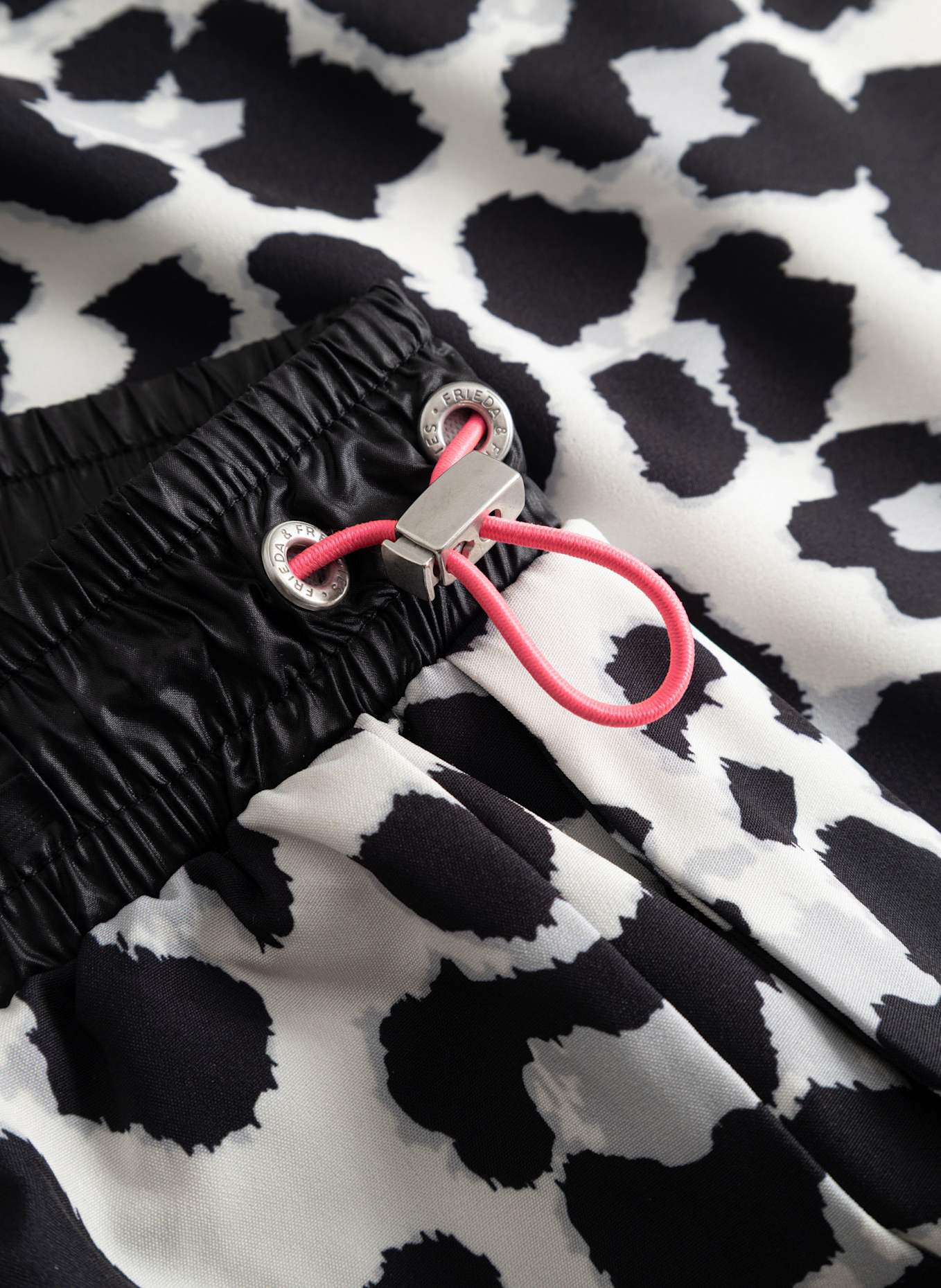 FRIEDA & FREDDIES Shorts: GRAU