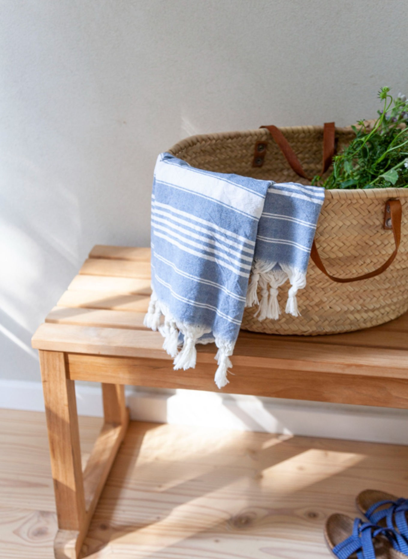 cinas VEGA Bench: BROWN
