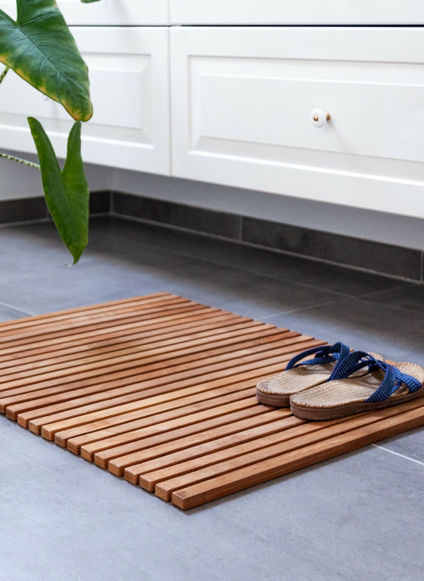 cinas Bath mat BATH: BROWN